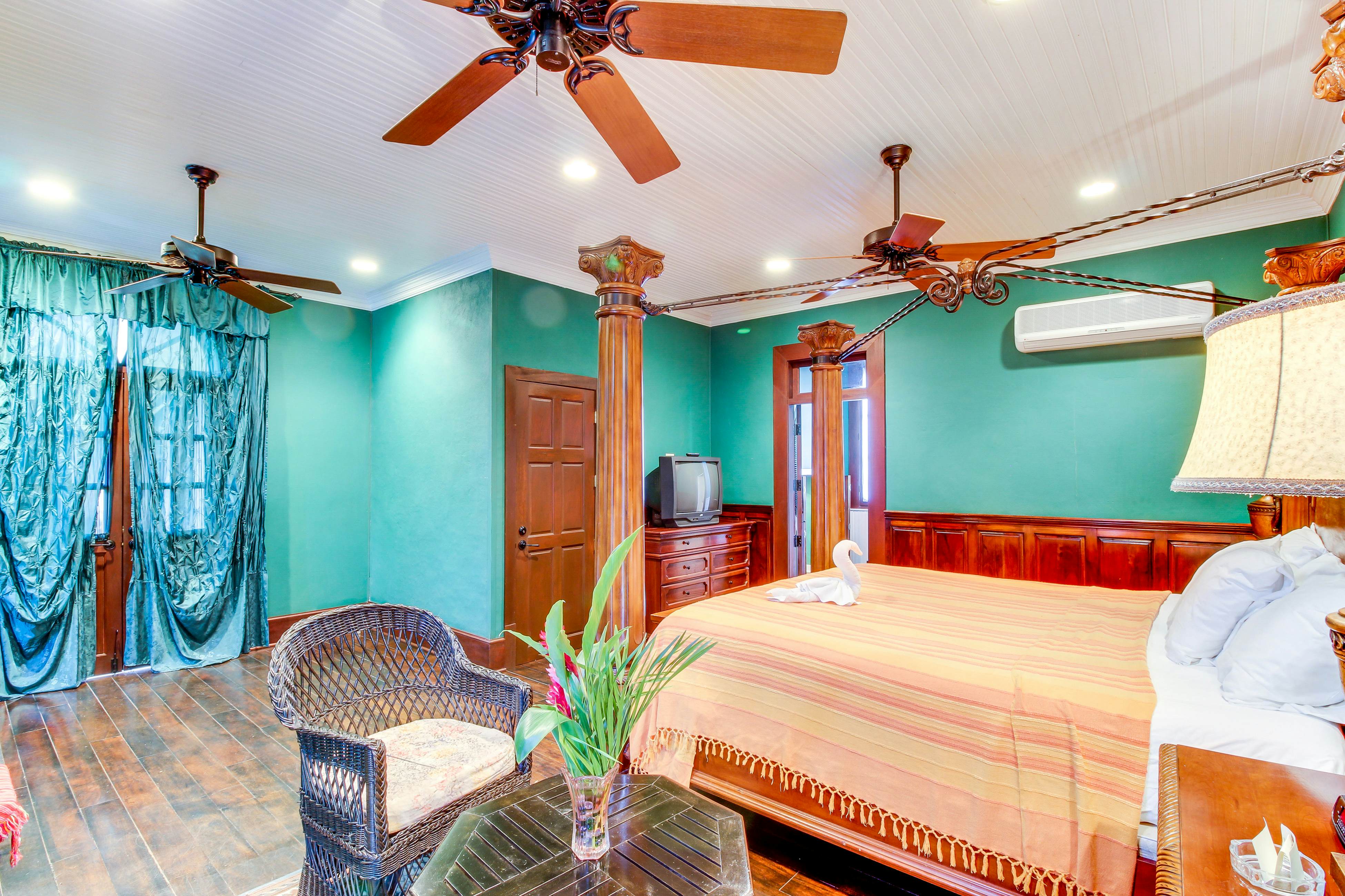 Family Suite at Mahogany Hall -Gold Standard Certified