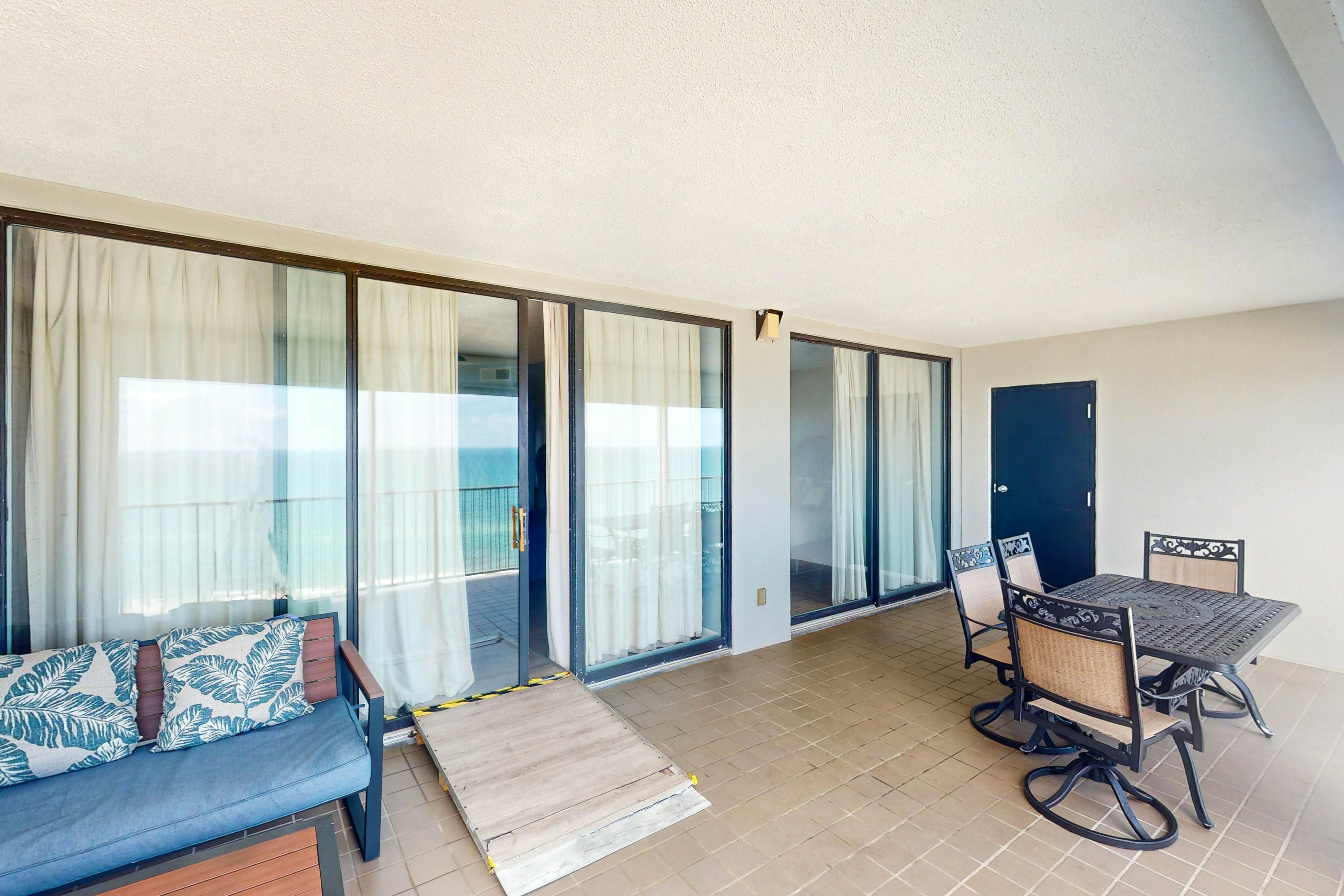 Pelican Pointe 1106