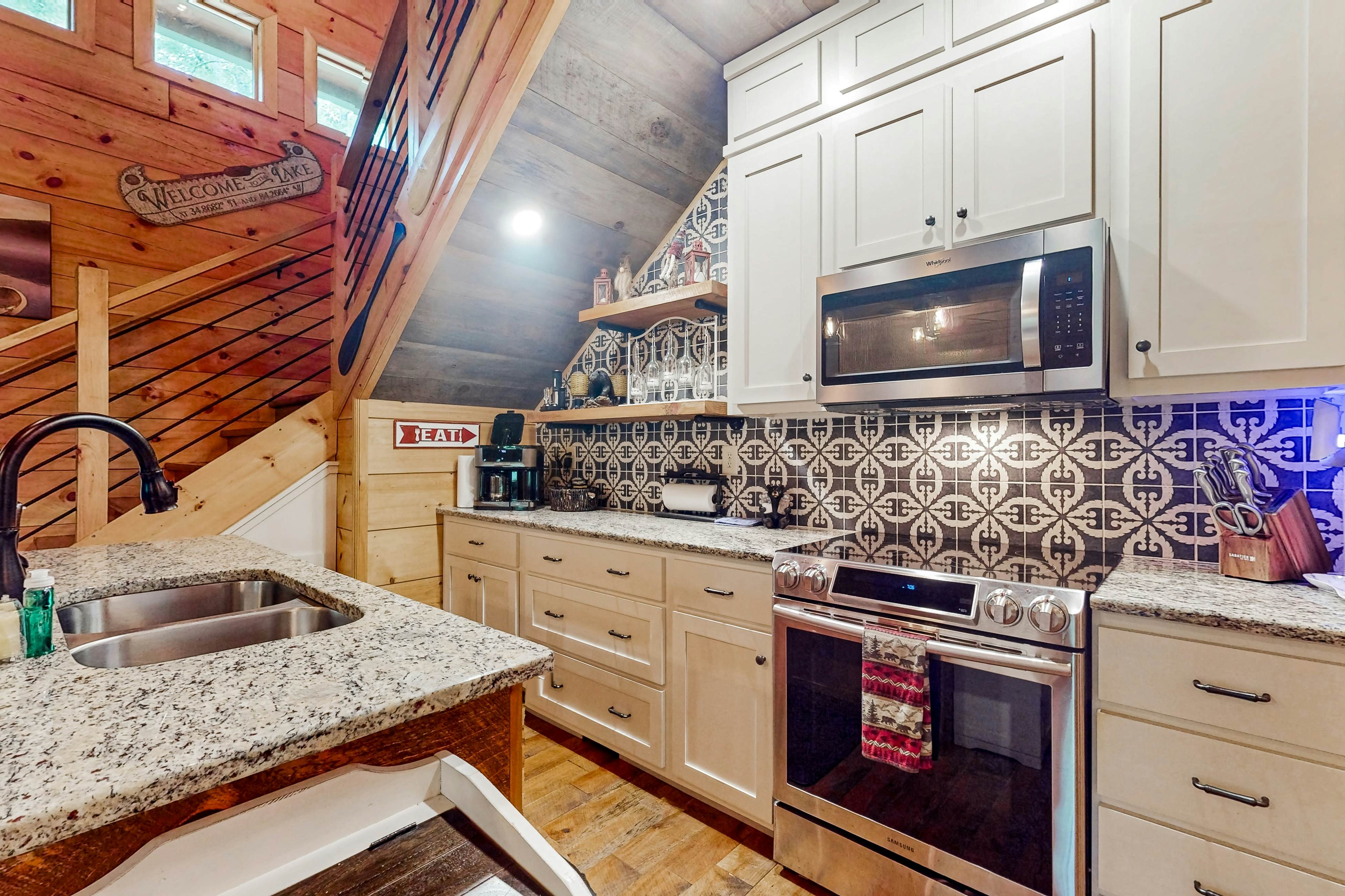 Simply Devine at Water's Edge