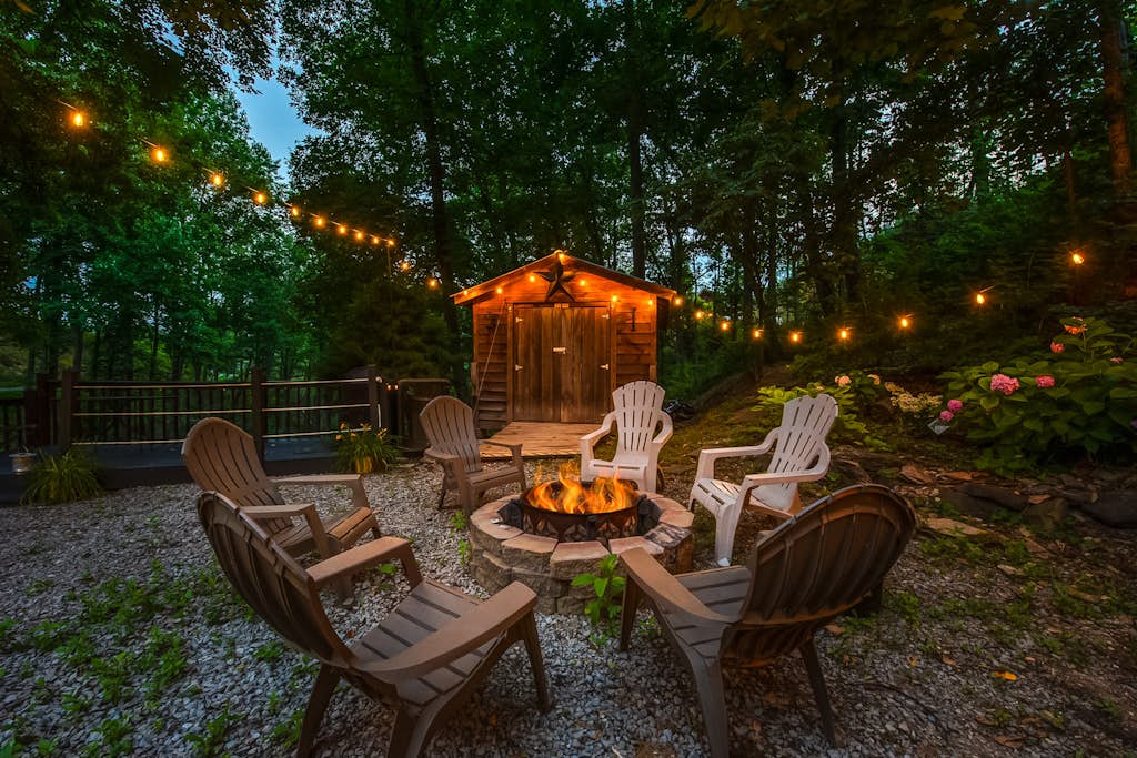 Rustic Charm, Sleeps 8, Modern Comfort Near Smokies โ Sevierville, TN โ vacation rental