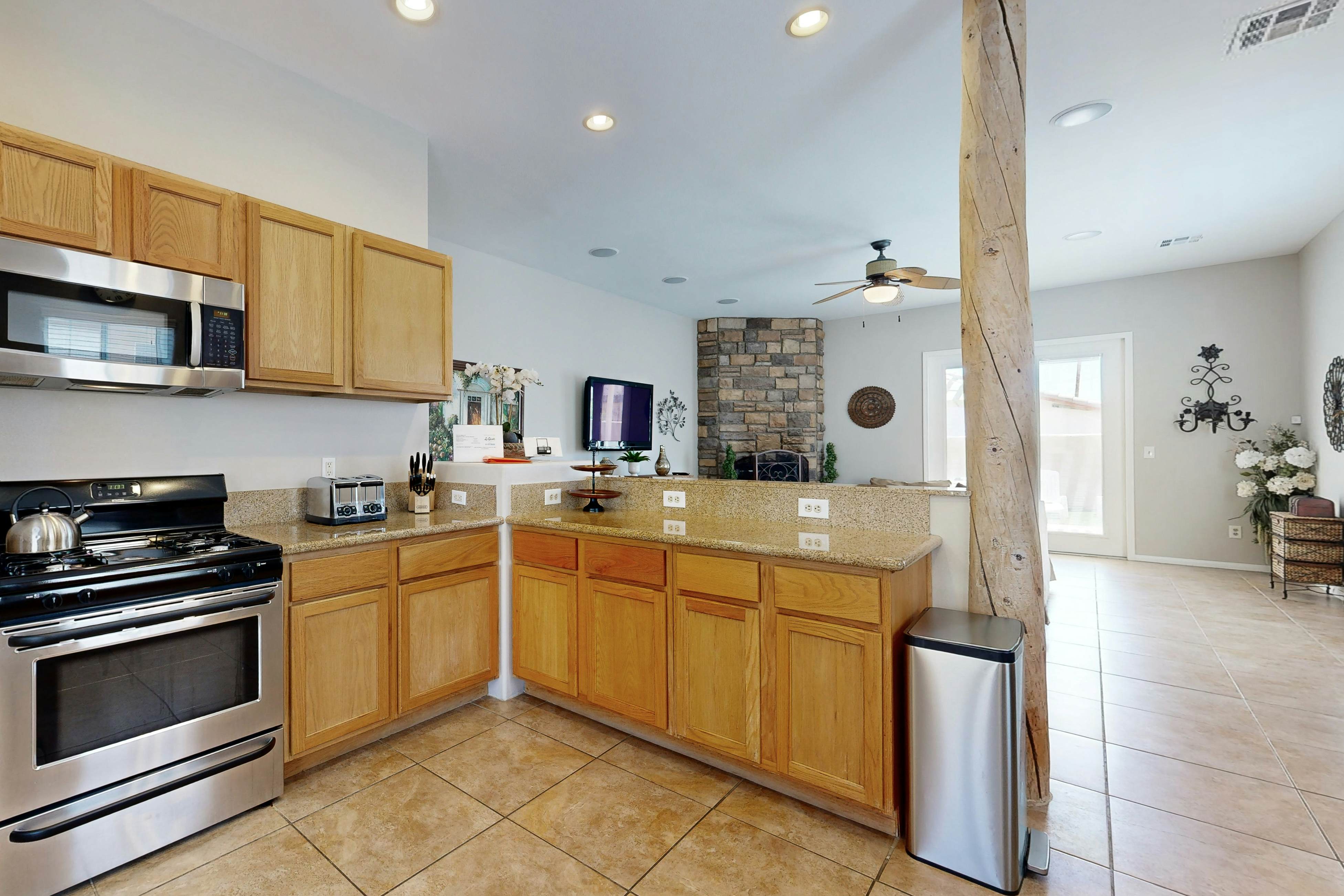 Avenida Alvarado Oasis