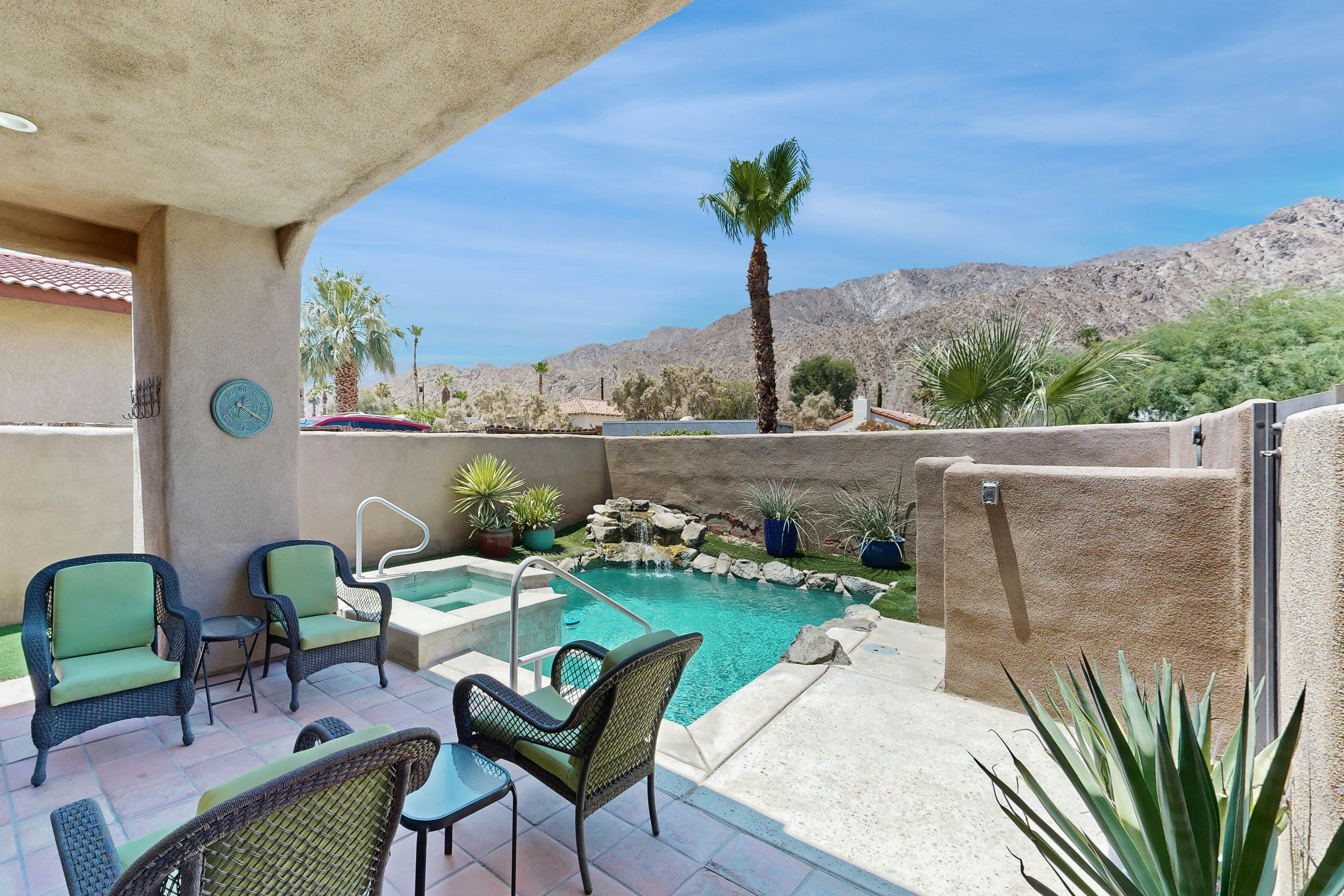 Avenida Alvarado Oasis