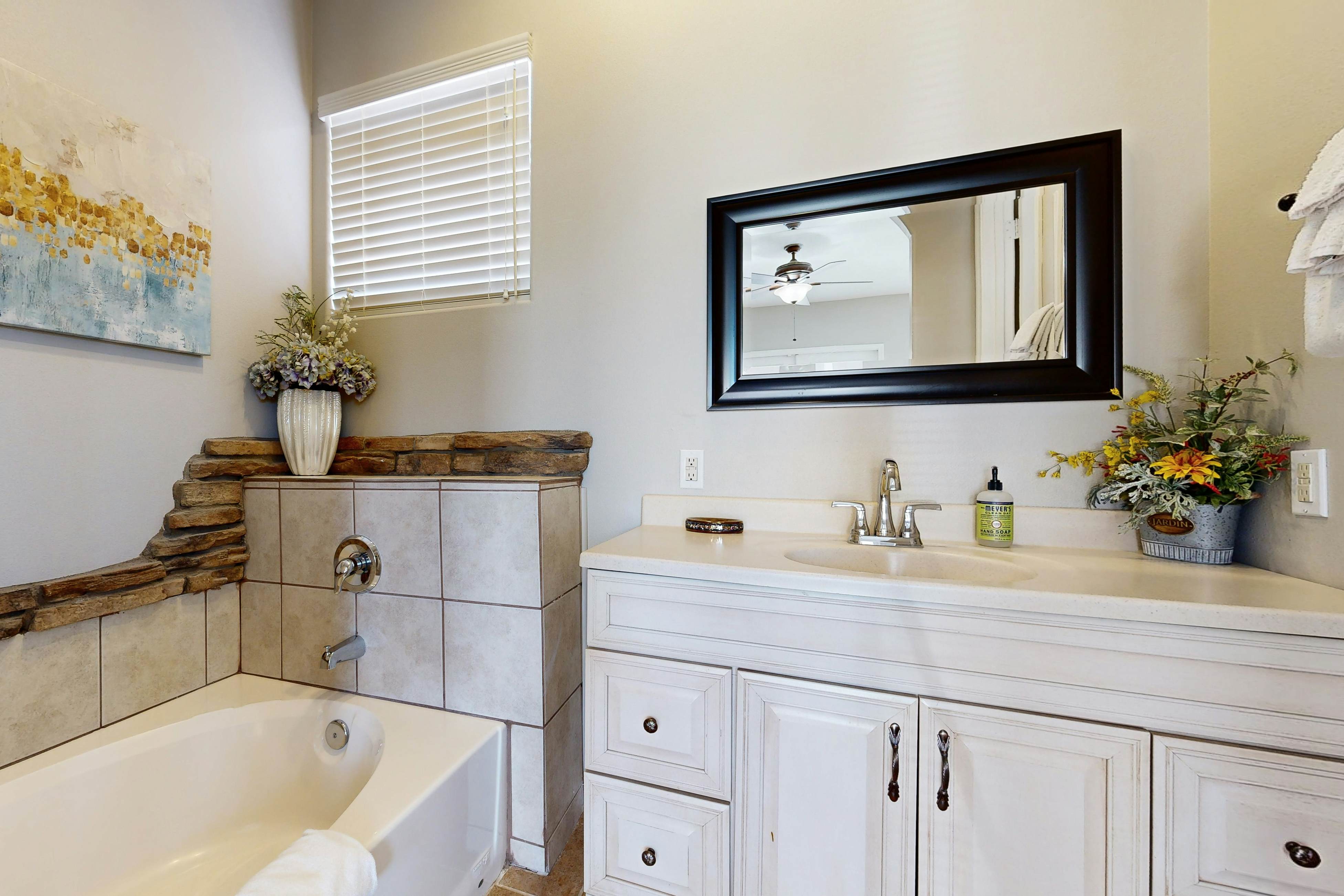 Avenida Alvarado Oasis