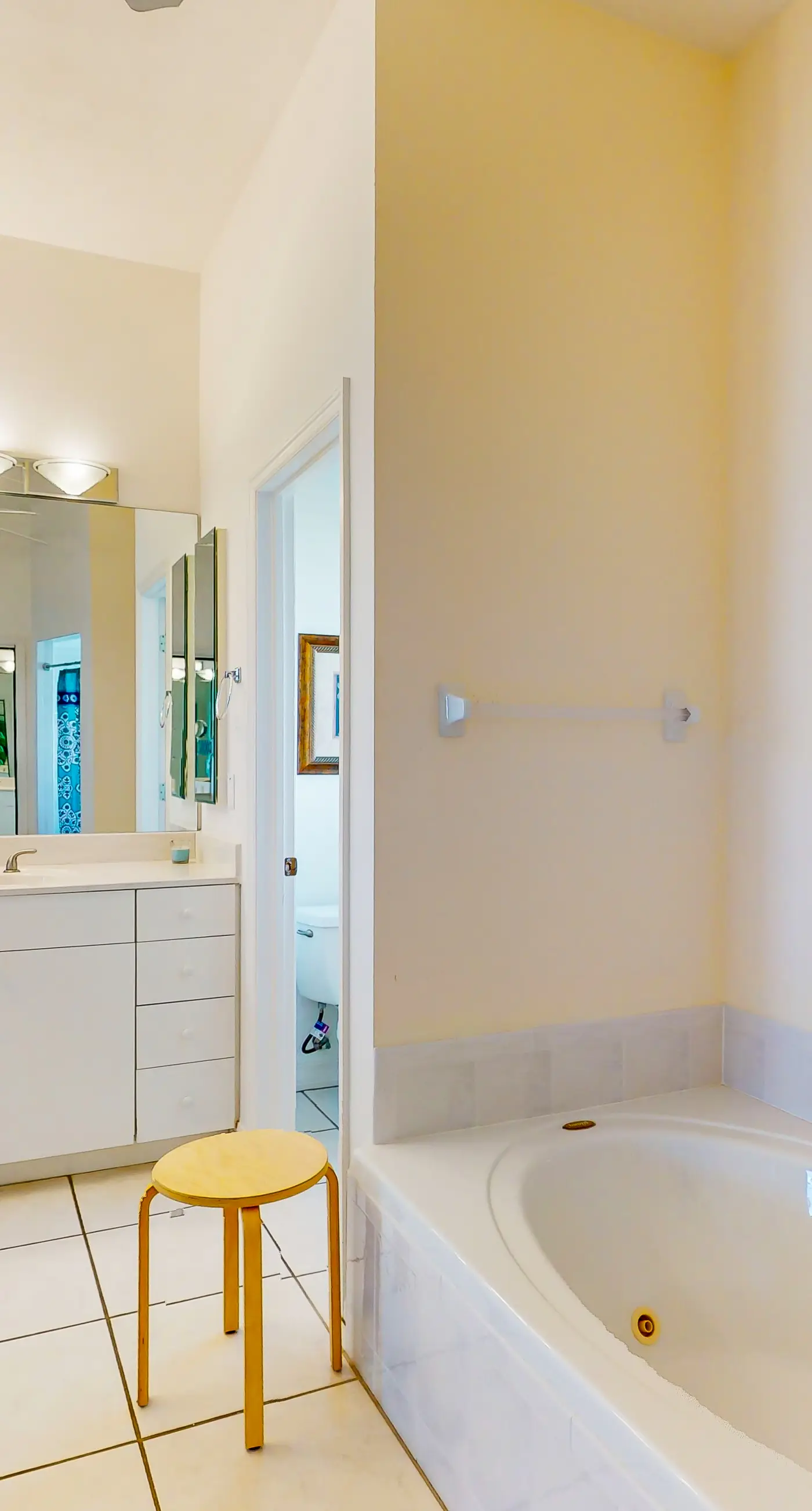 Palm Paradise Escape