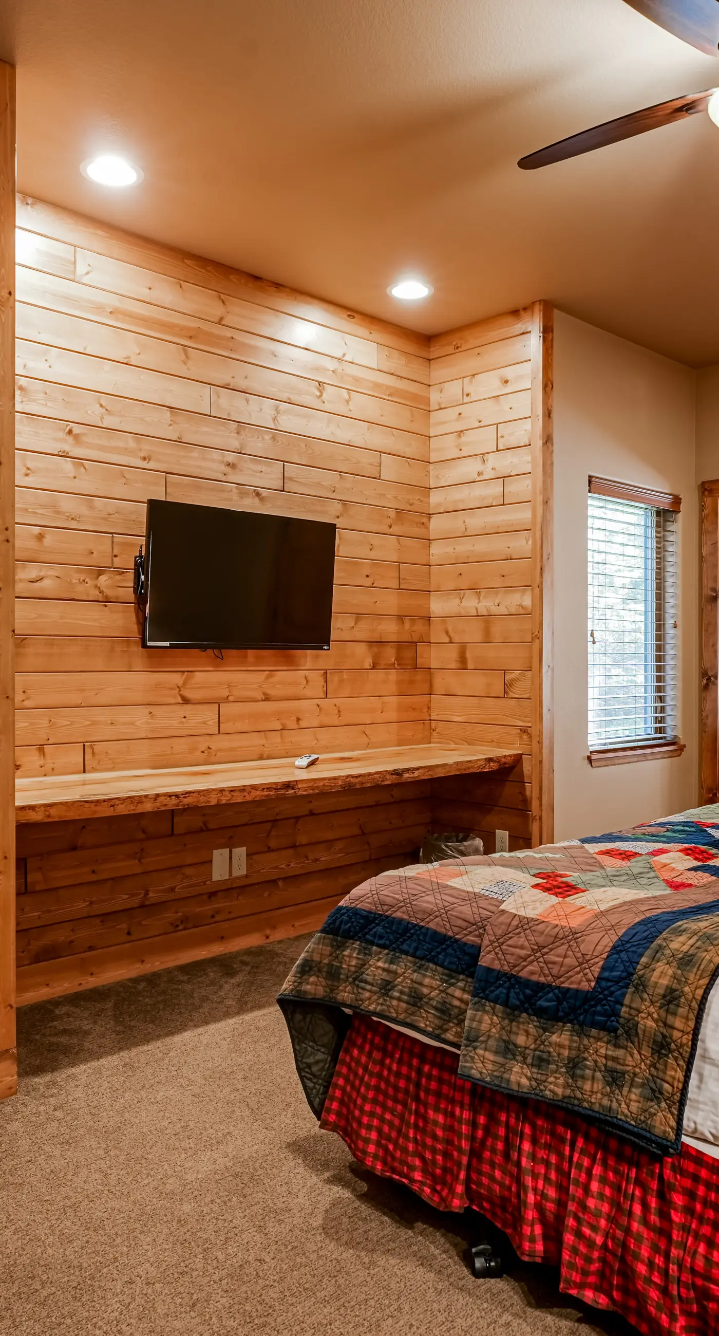 Whispering Pines Lodge