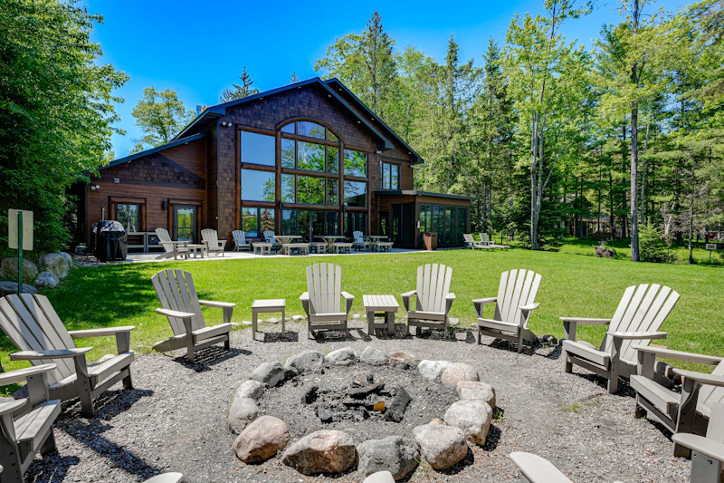 VueStay lakefront lodge near Eagle River, Wisconsin