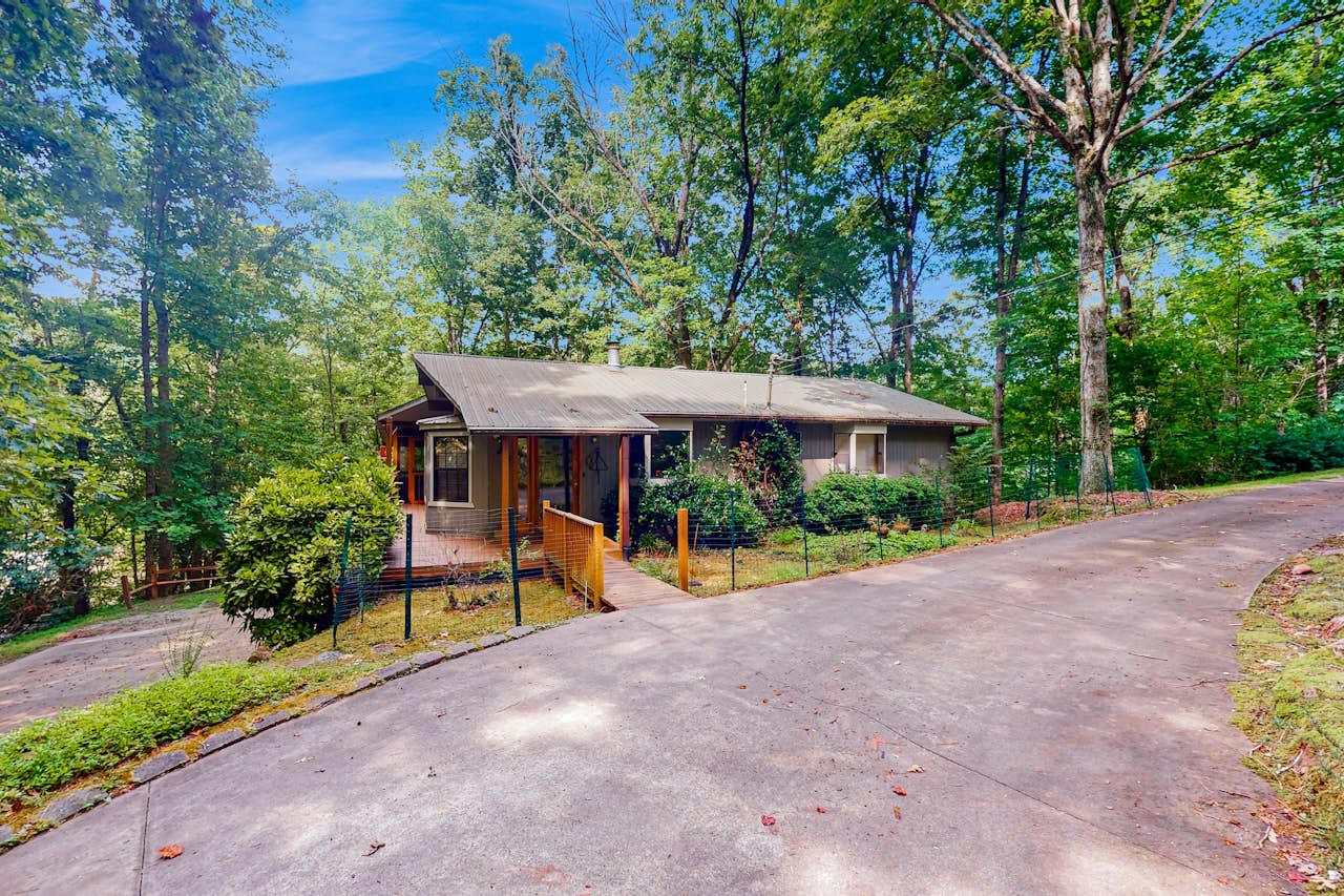 River Dusk 4 BD Cleveland, GA Vacation Rental Vacasa