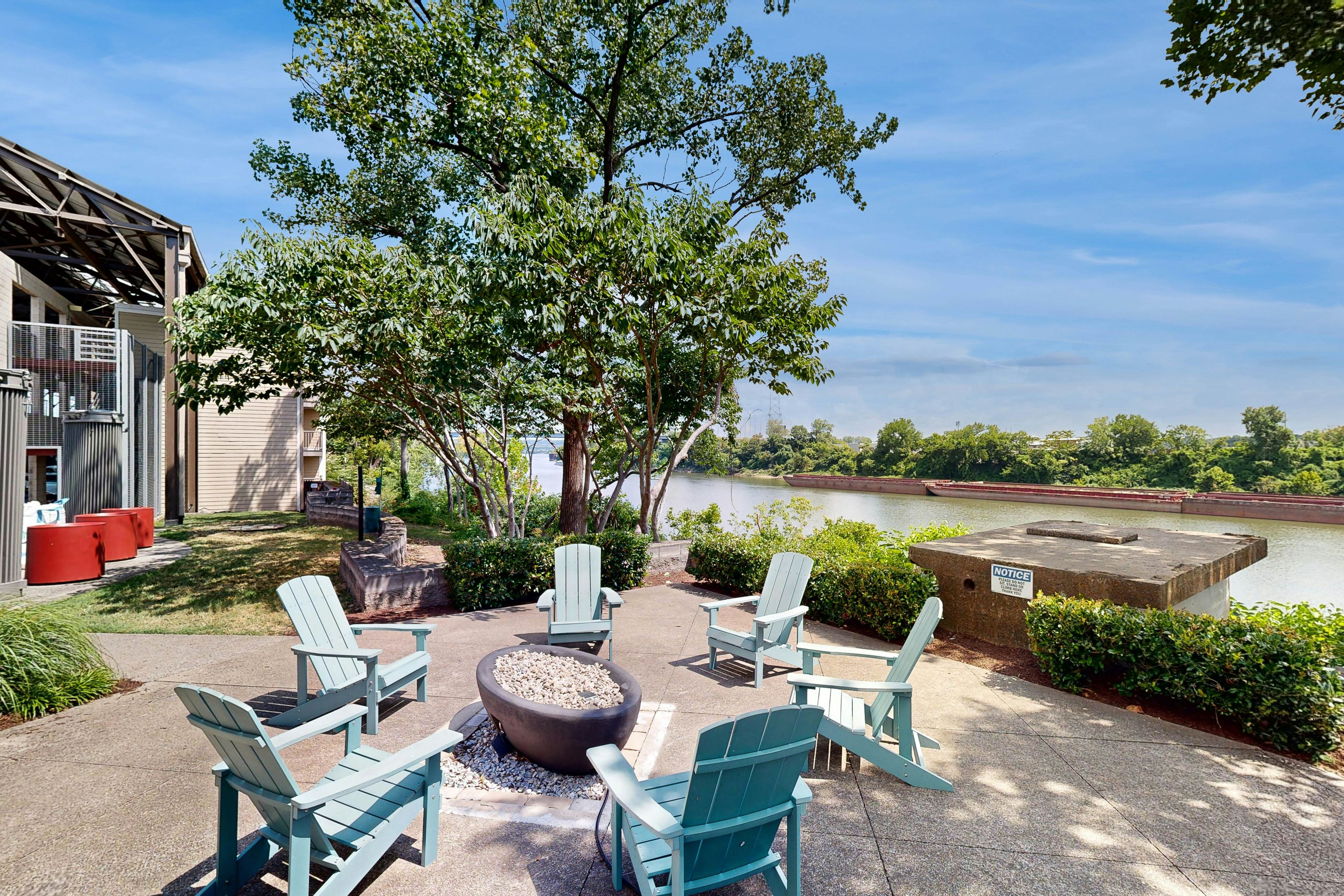 Rollin' on the River