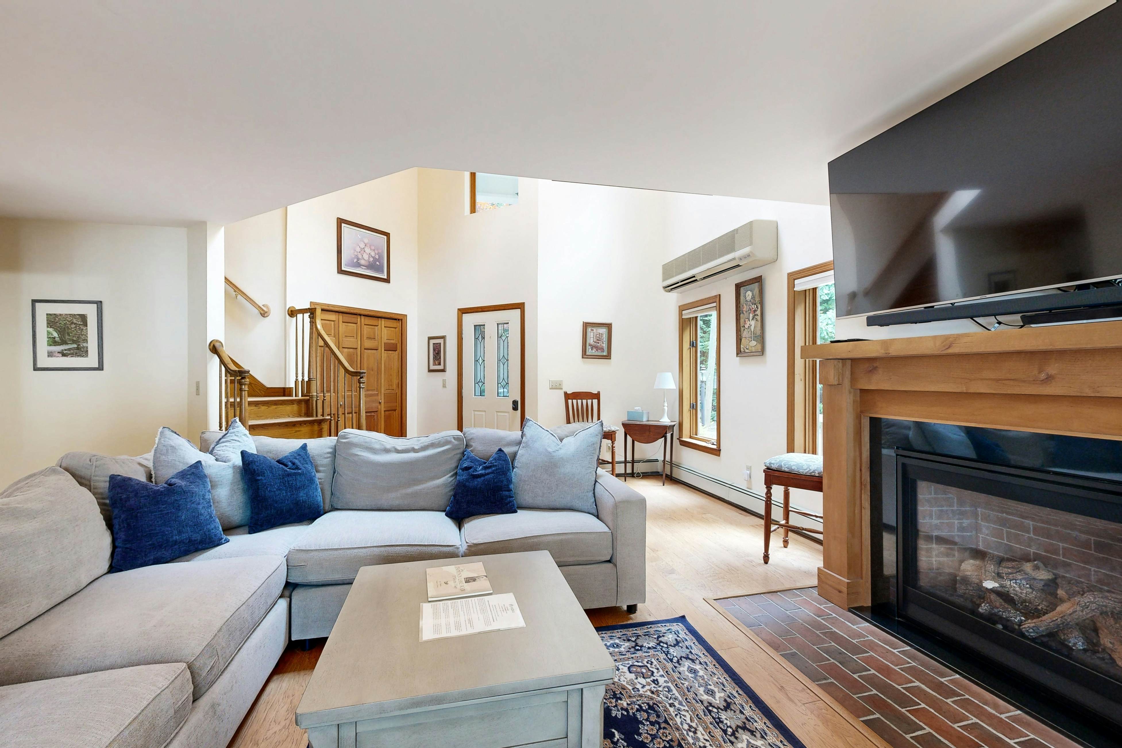 Thompson Lake Estate