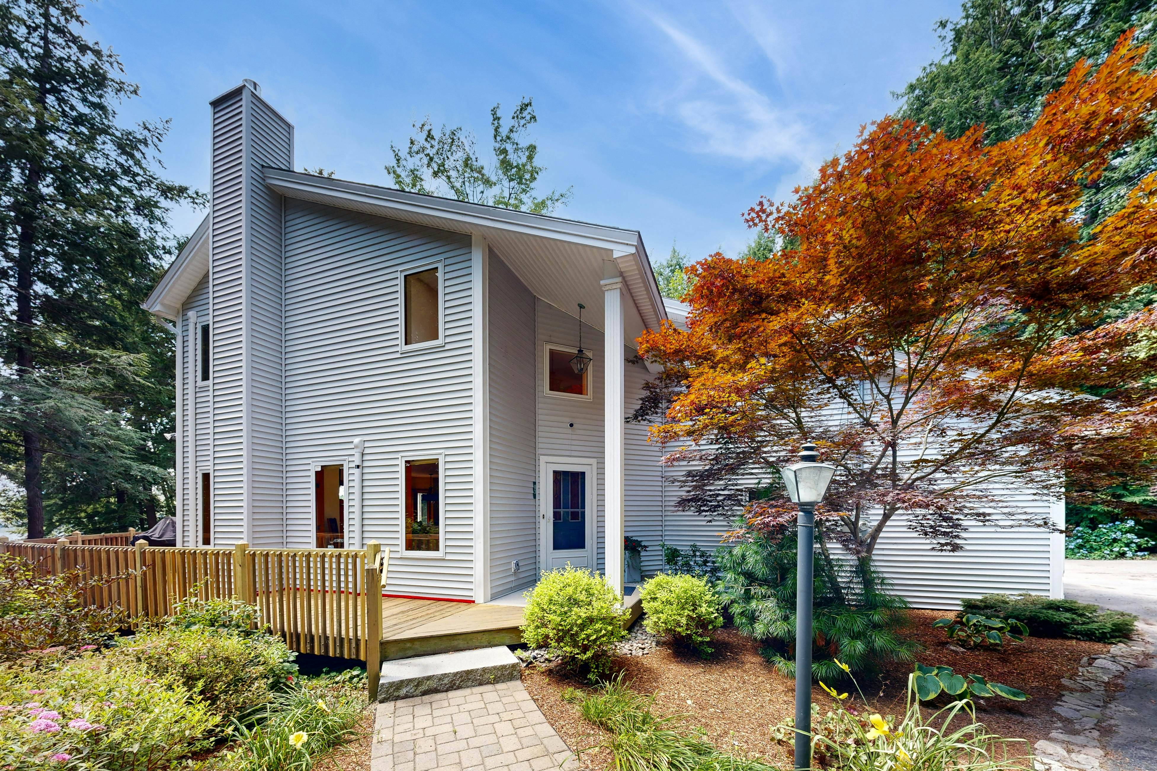 Thompson Lake Estate