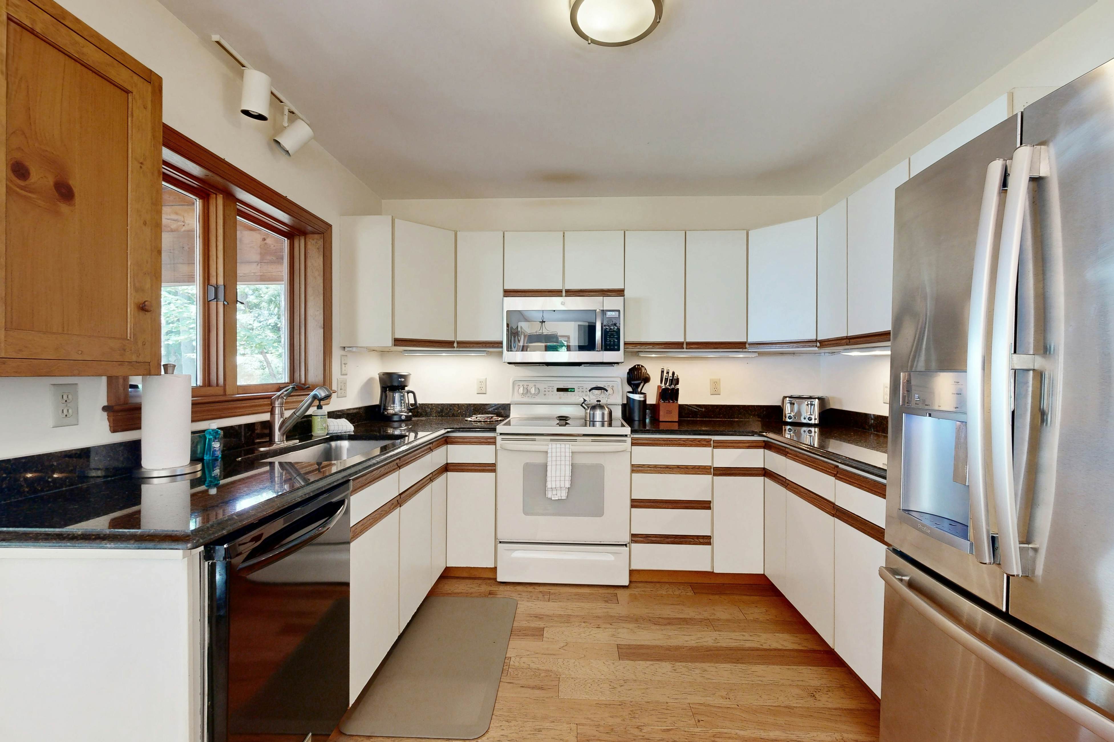 Thompson Lake Estate