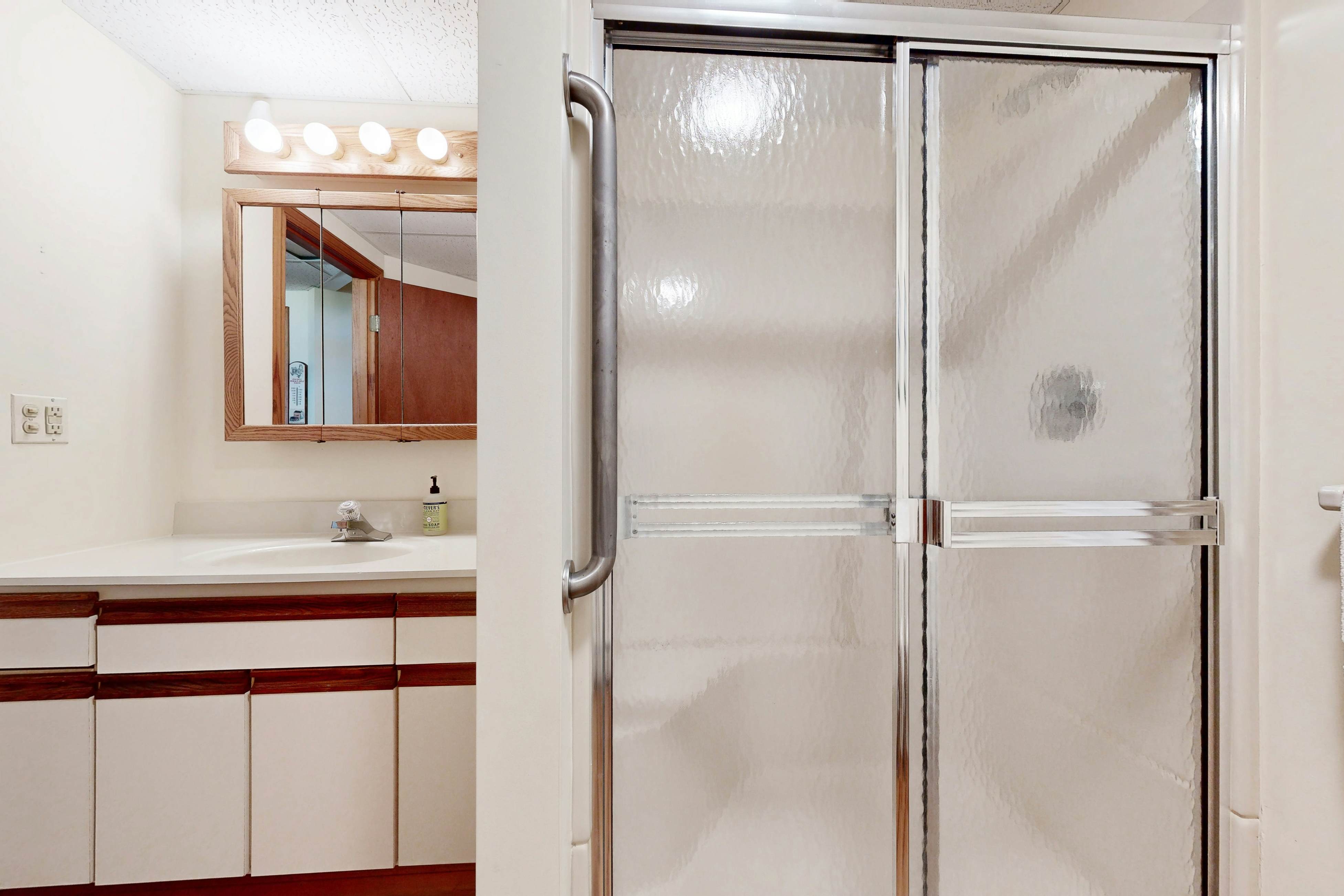 Thompson Lake Estate