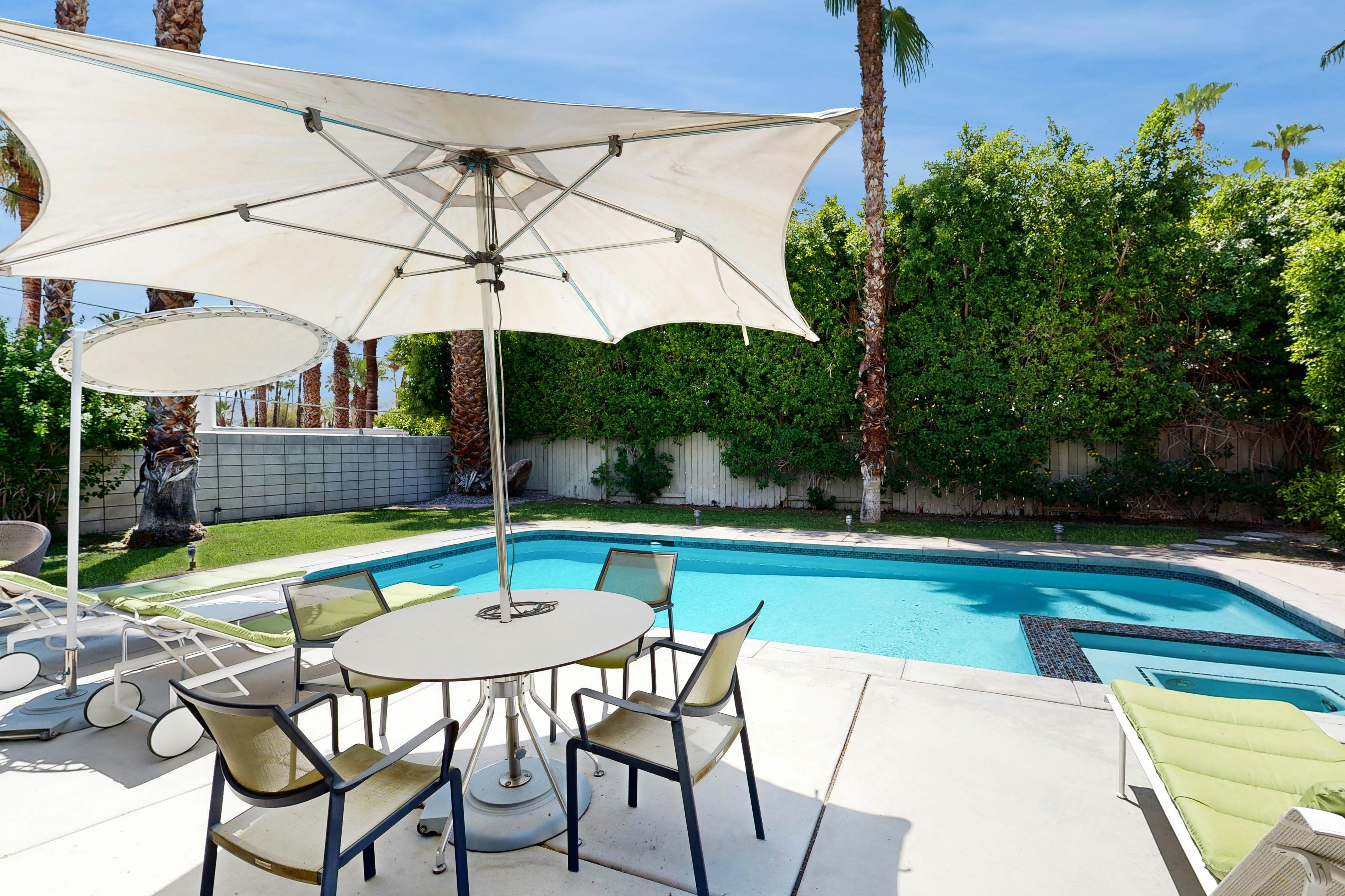 Twin Palms Mid-century Escape - 1983