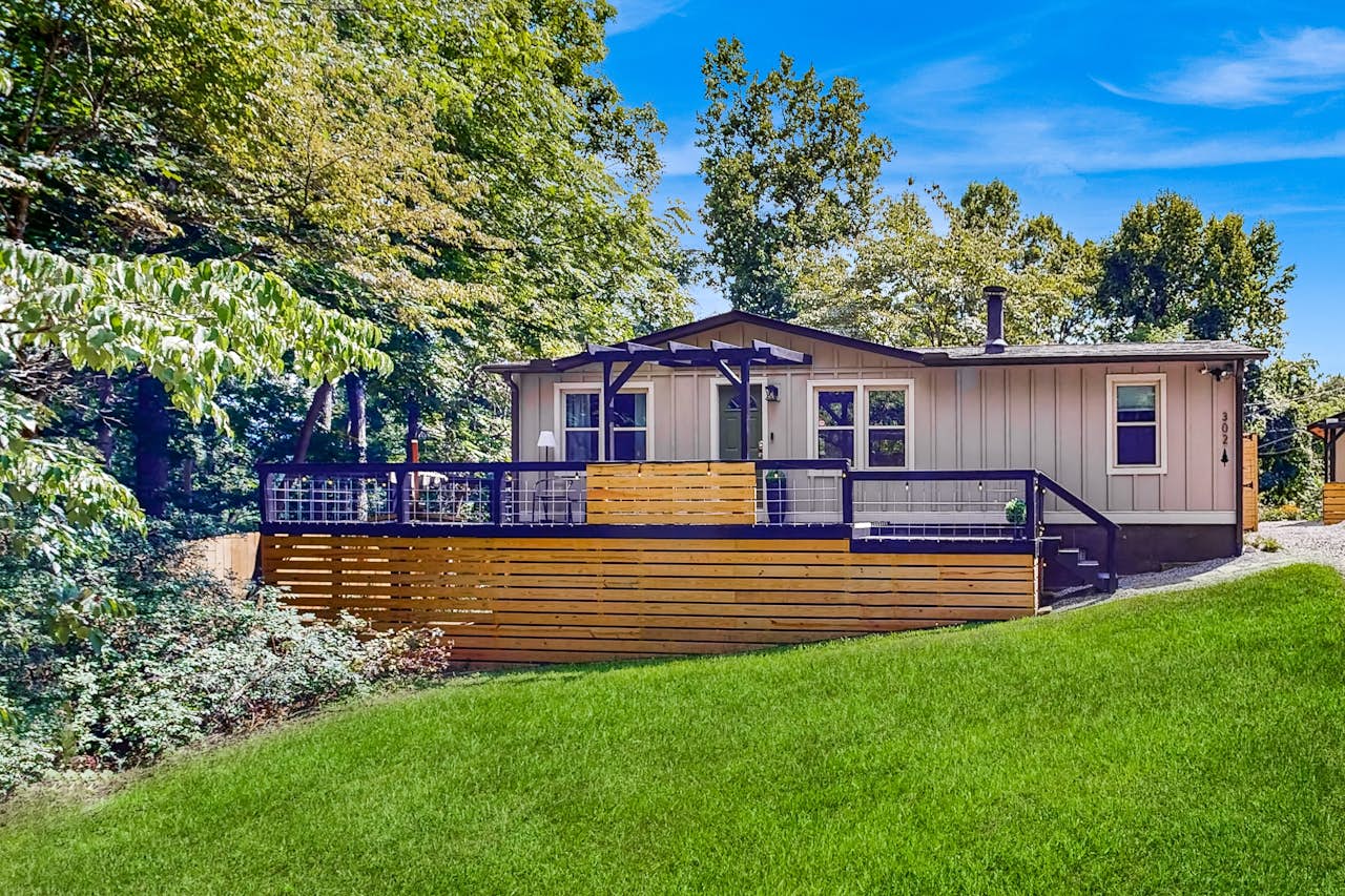 Fir Cabin 3 BD Swannanoa, NC Vacation Rental Vacasa