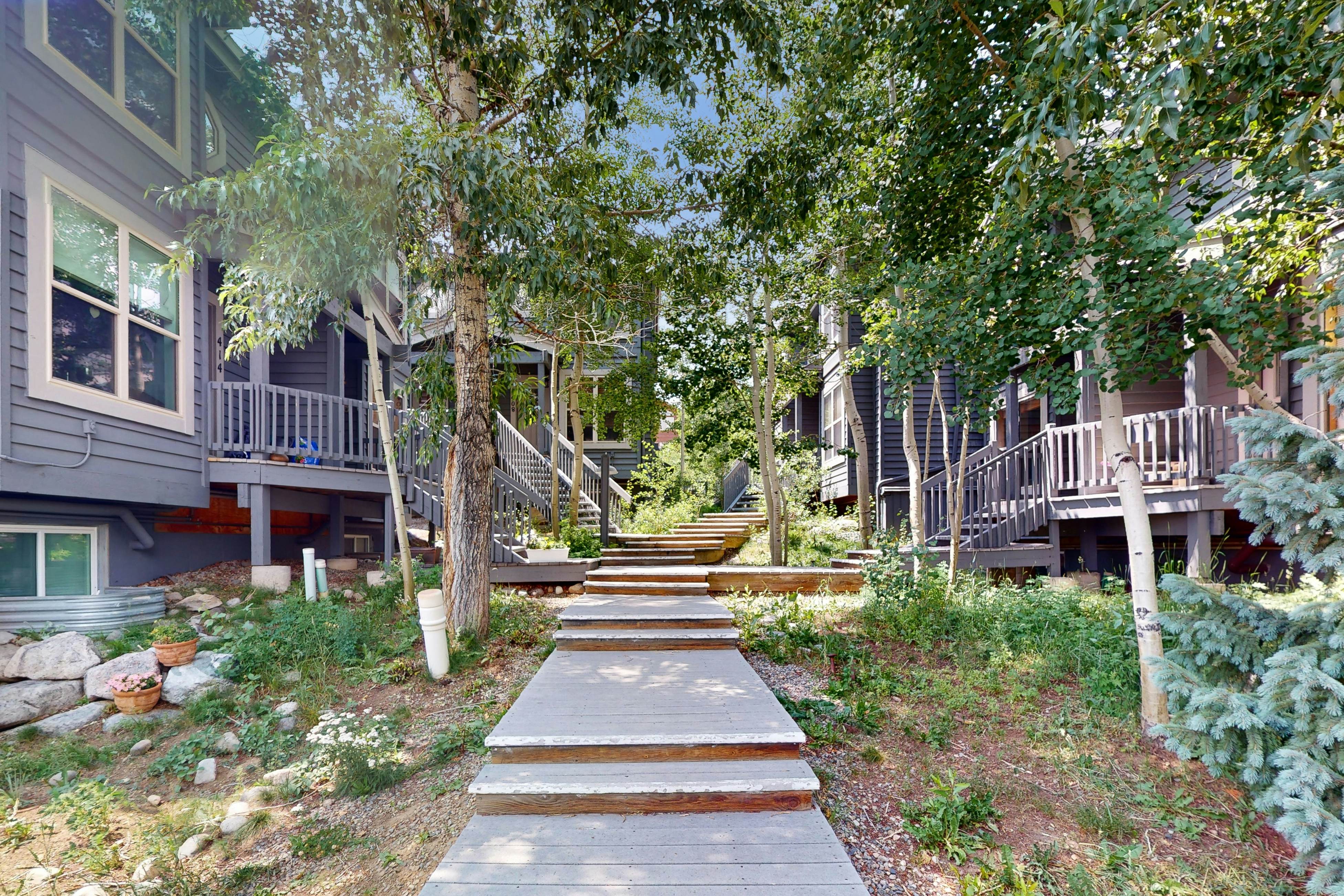 Saddle Ridge Townhome 402