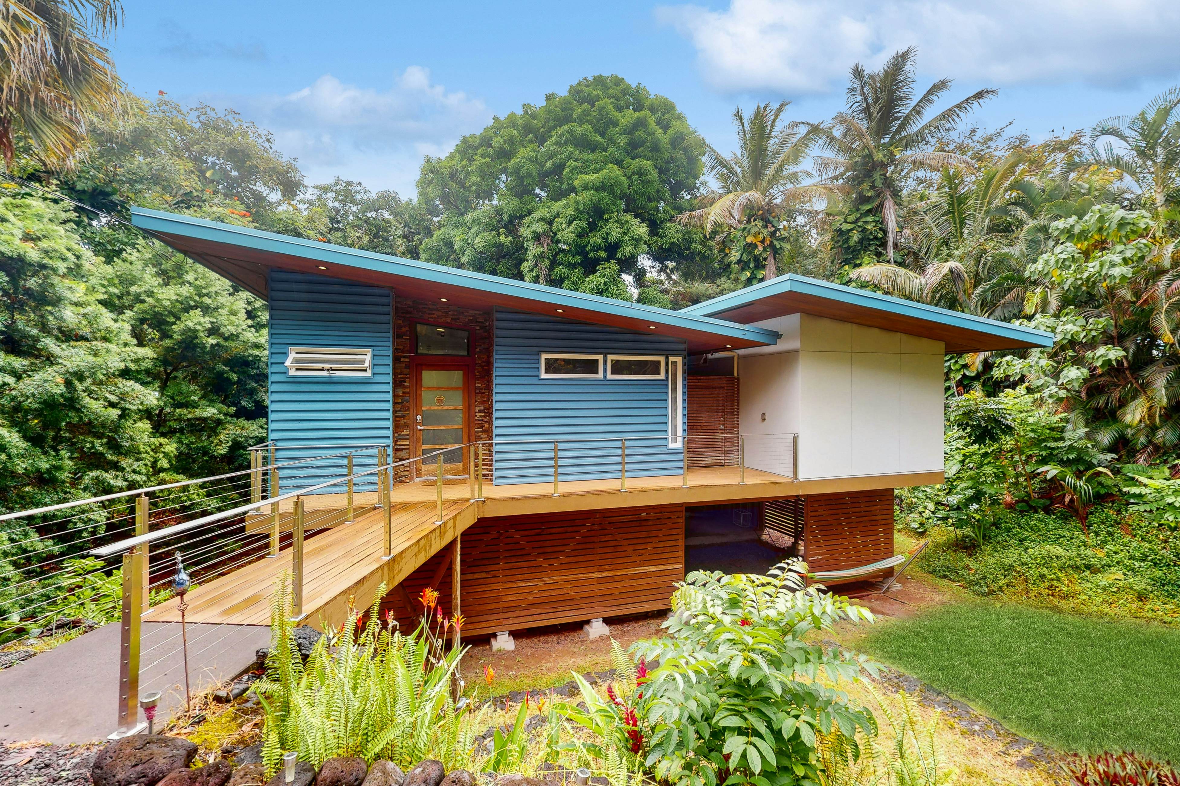 Tranquil Island Escape at Kehena Beach