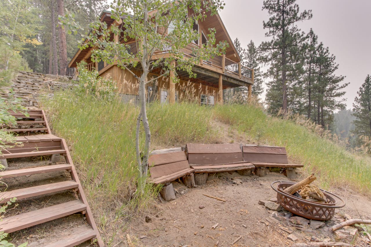 Cascade Lakeview Log Cabin 1 BD Vacation Rental in Cascade, ID Vacasa