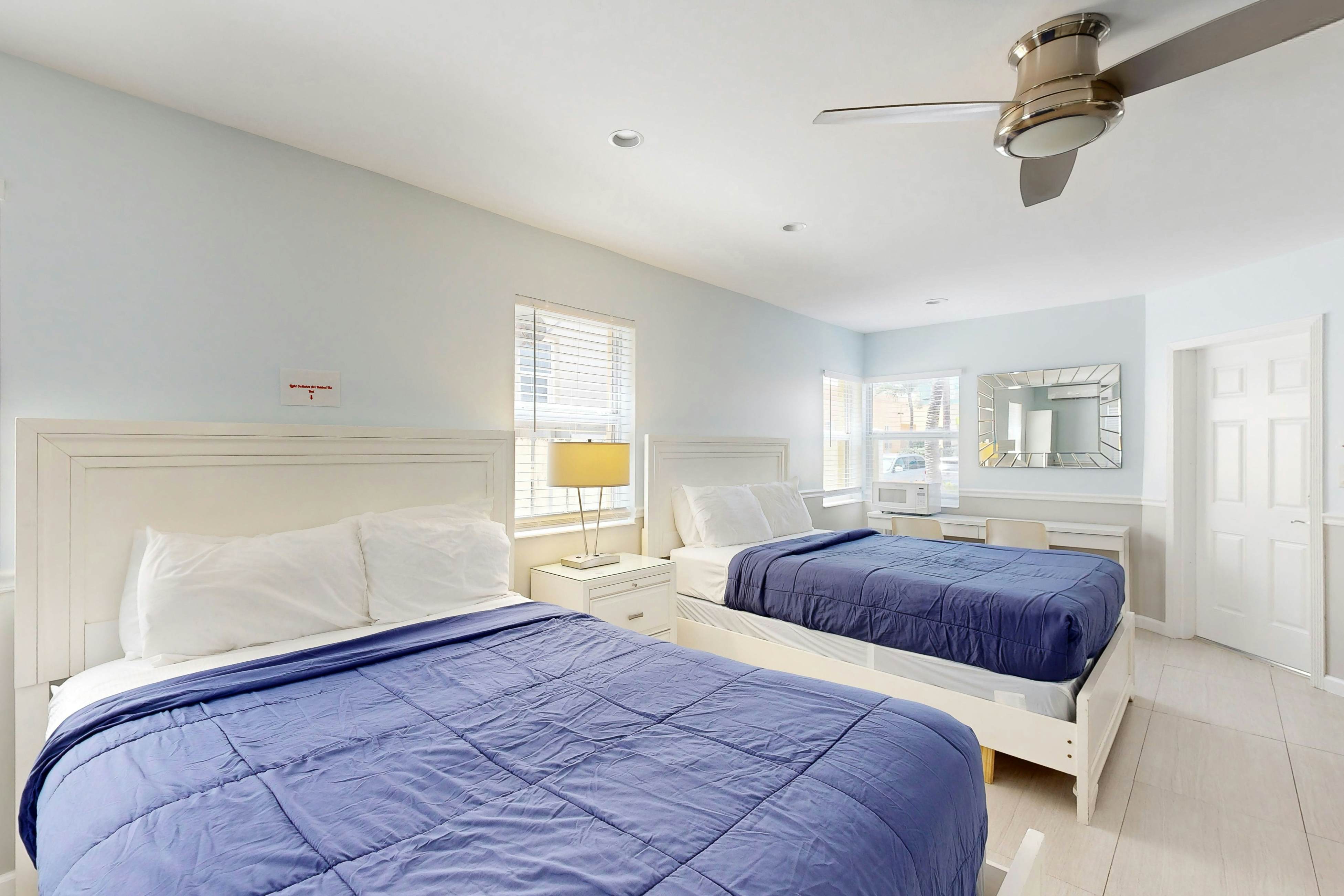 Hollywood Garden III + IV