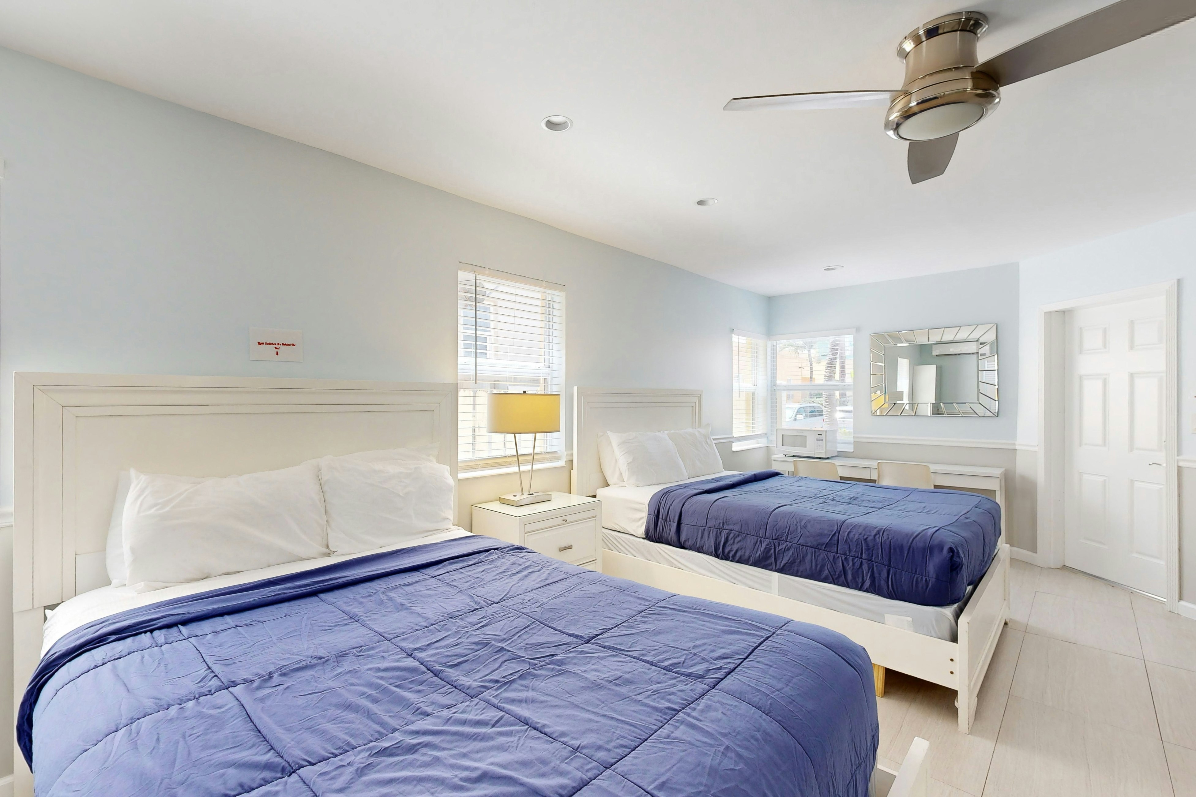 Hollywood Garden III + IV