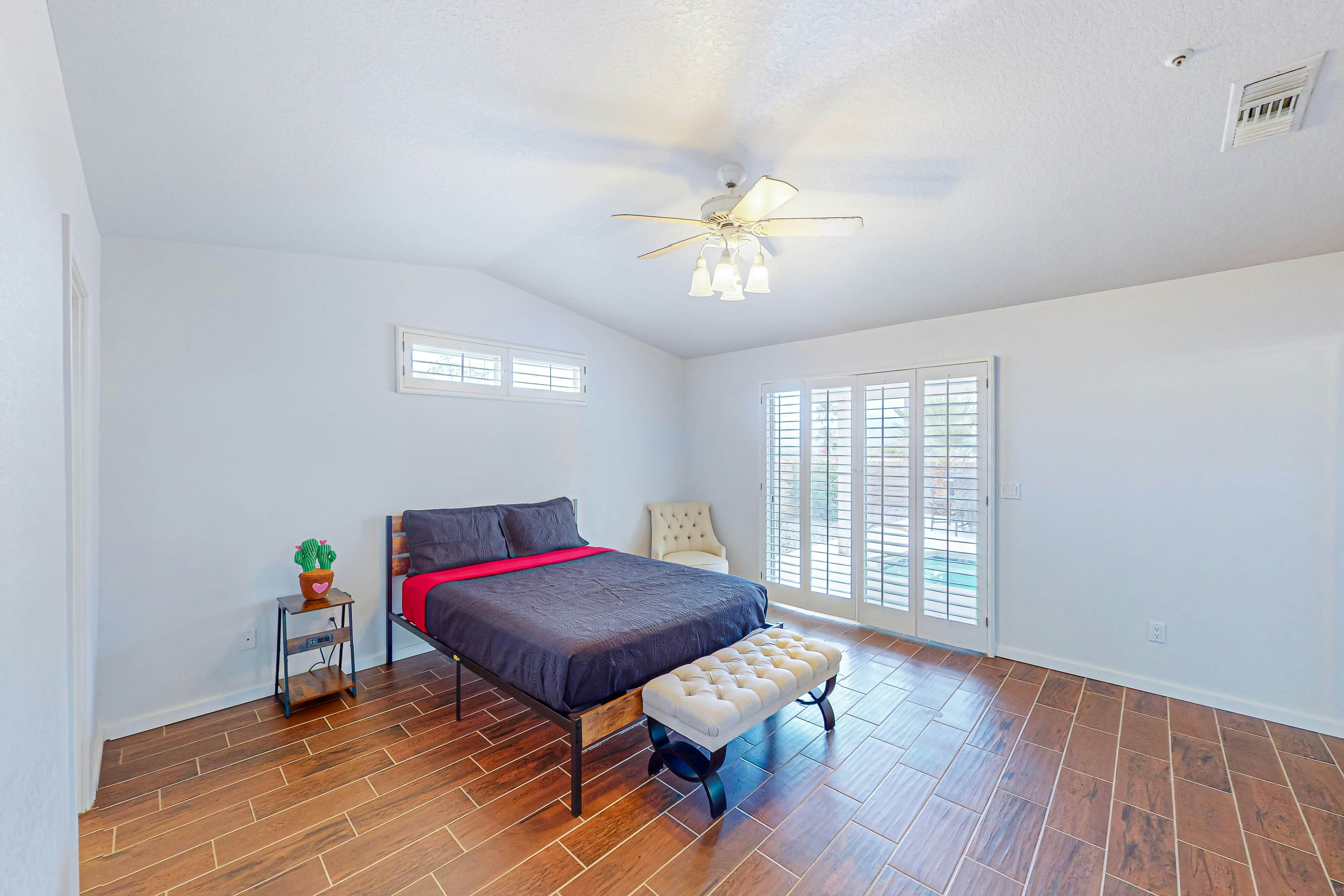 Valparaiso Desert Paradise 