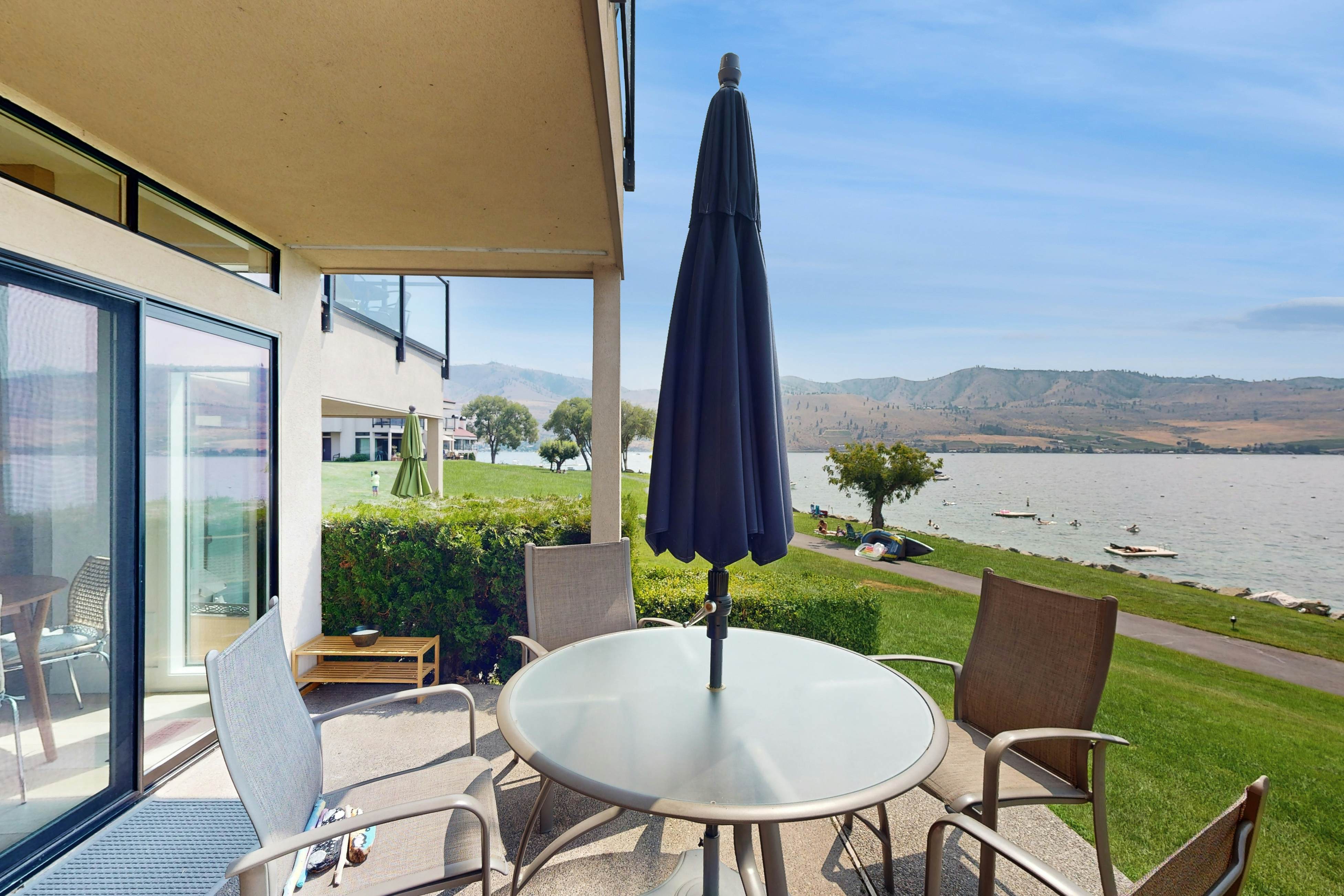 Lake Chelan Shores - Canoe Fancy #11-2