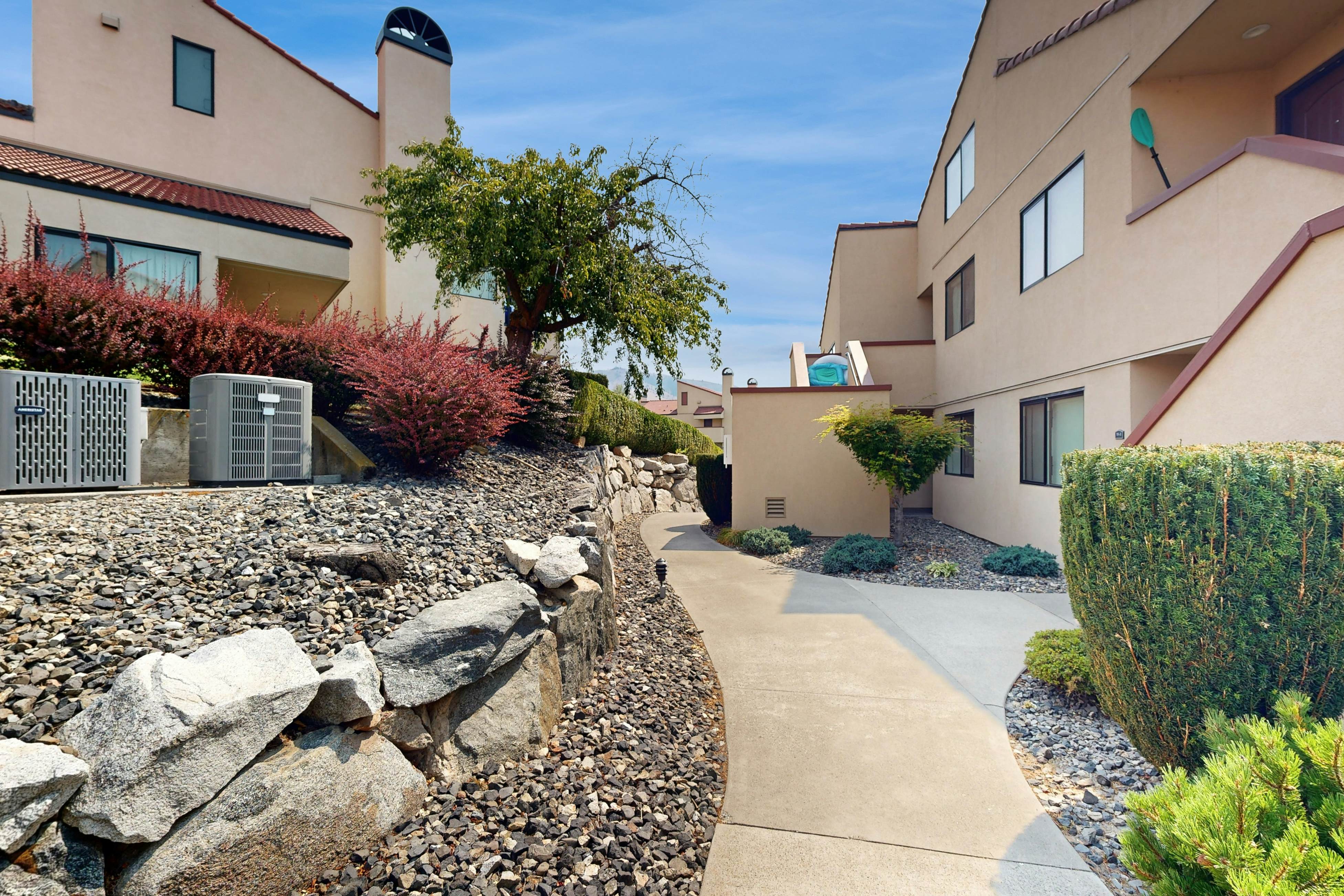 Lake Chelan Shores - Canoe Fancy #11-2