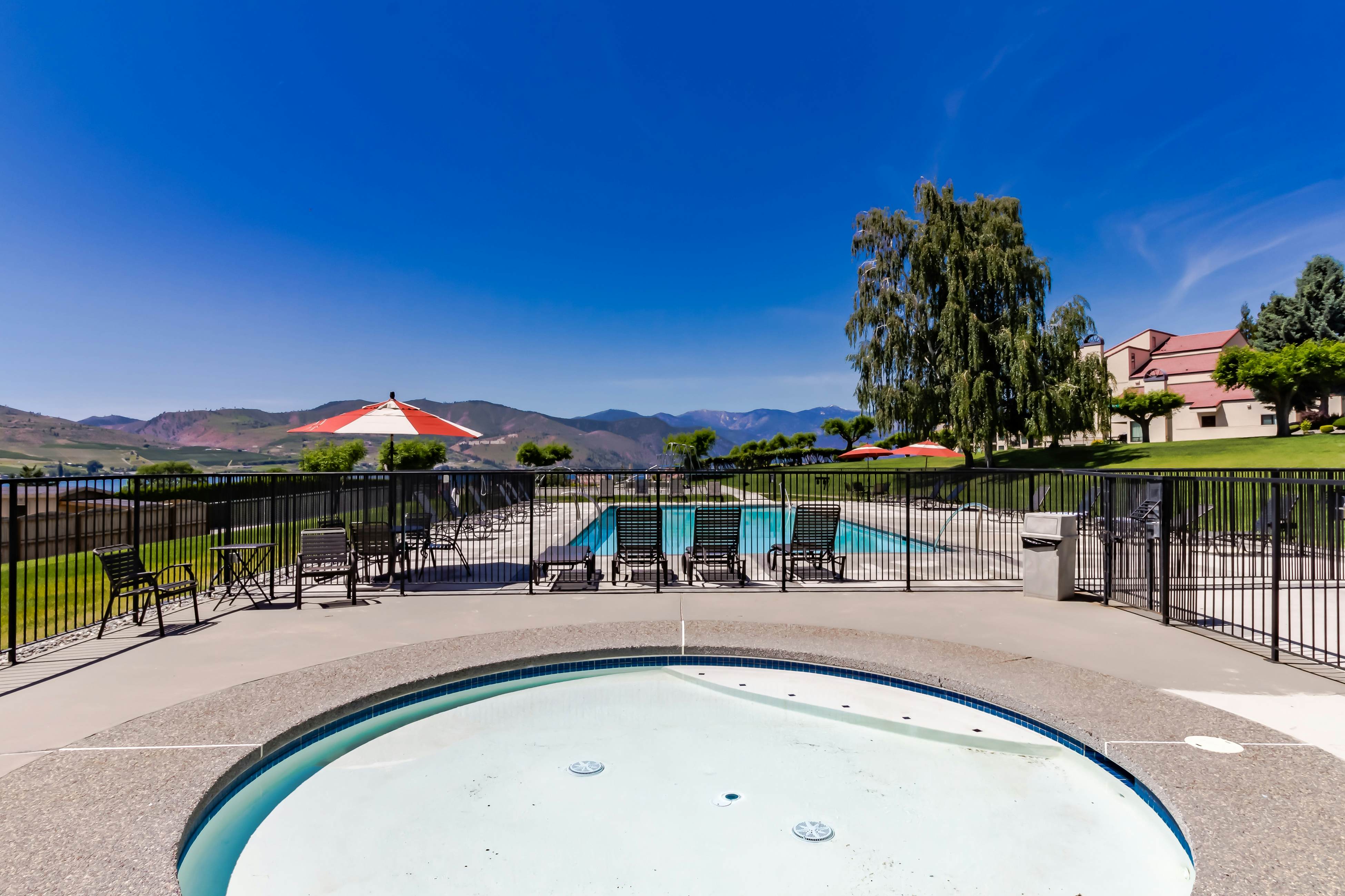 Lake Chelan Shores - Canoe Fancy #11-2