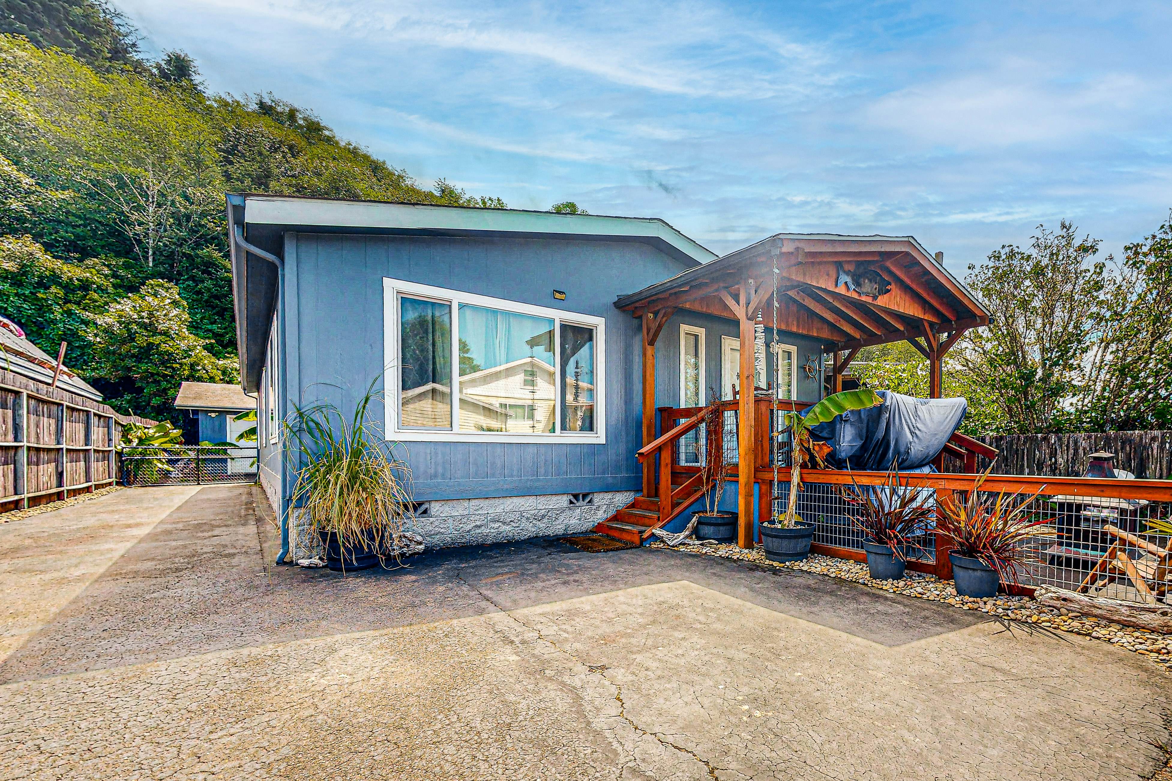 Reedsport Coastal Retreat