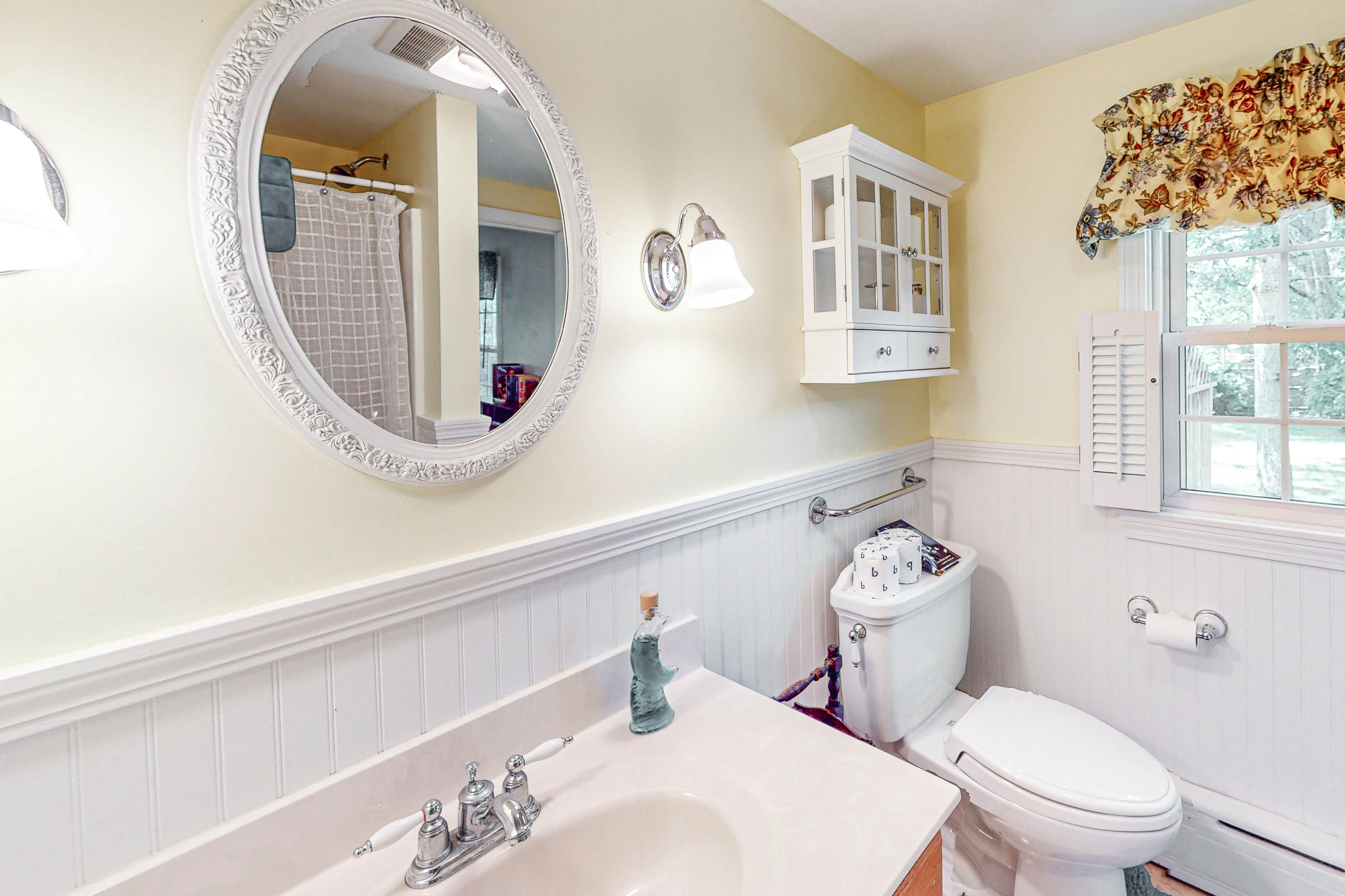 Falmouth Beachtown Getaway 