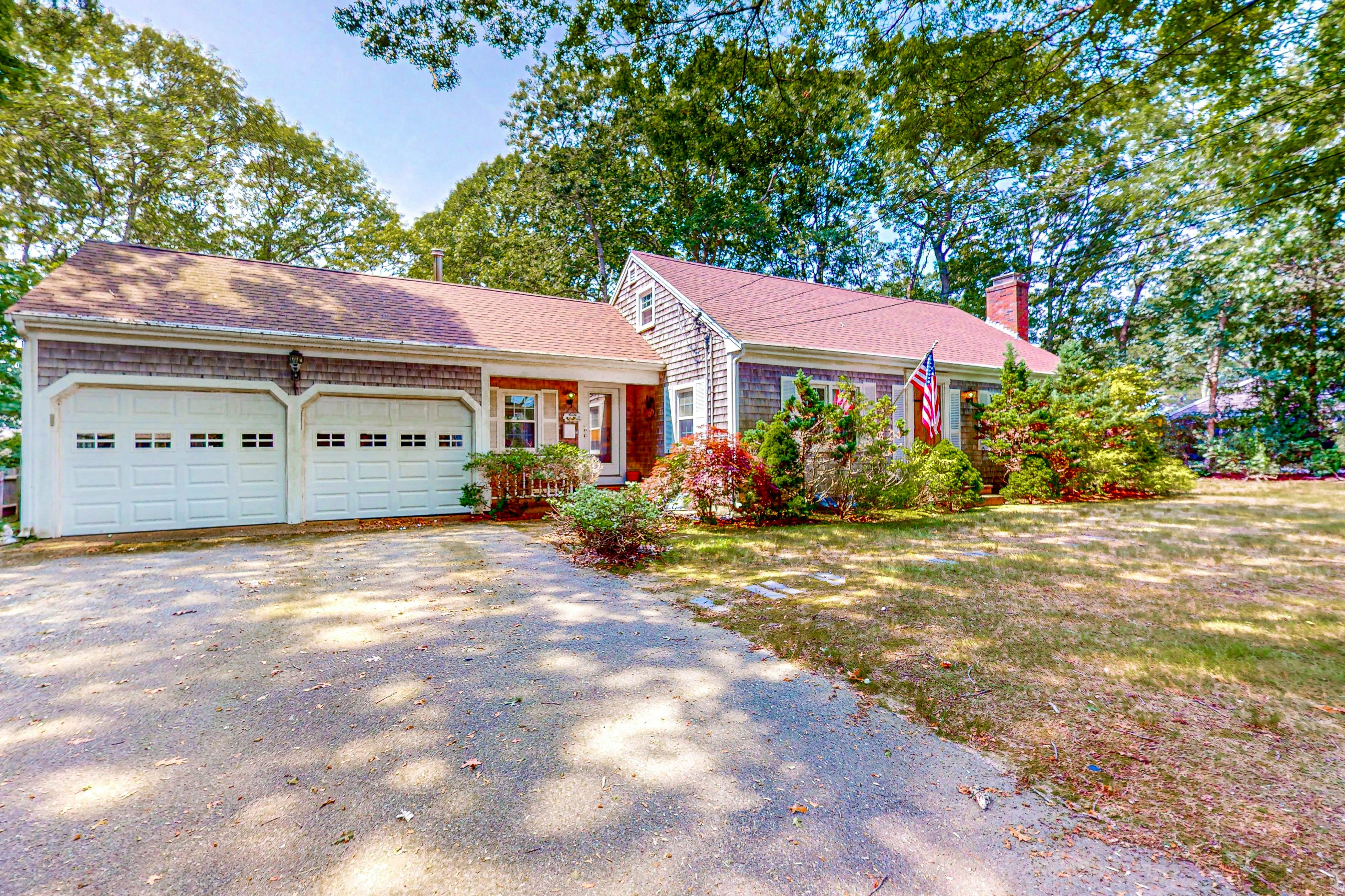 Falmouth Beachtown Getaway 