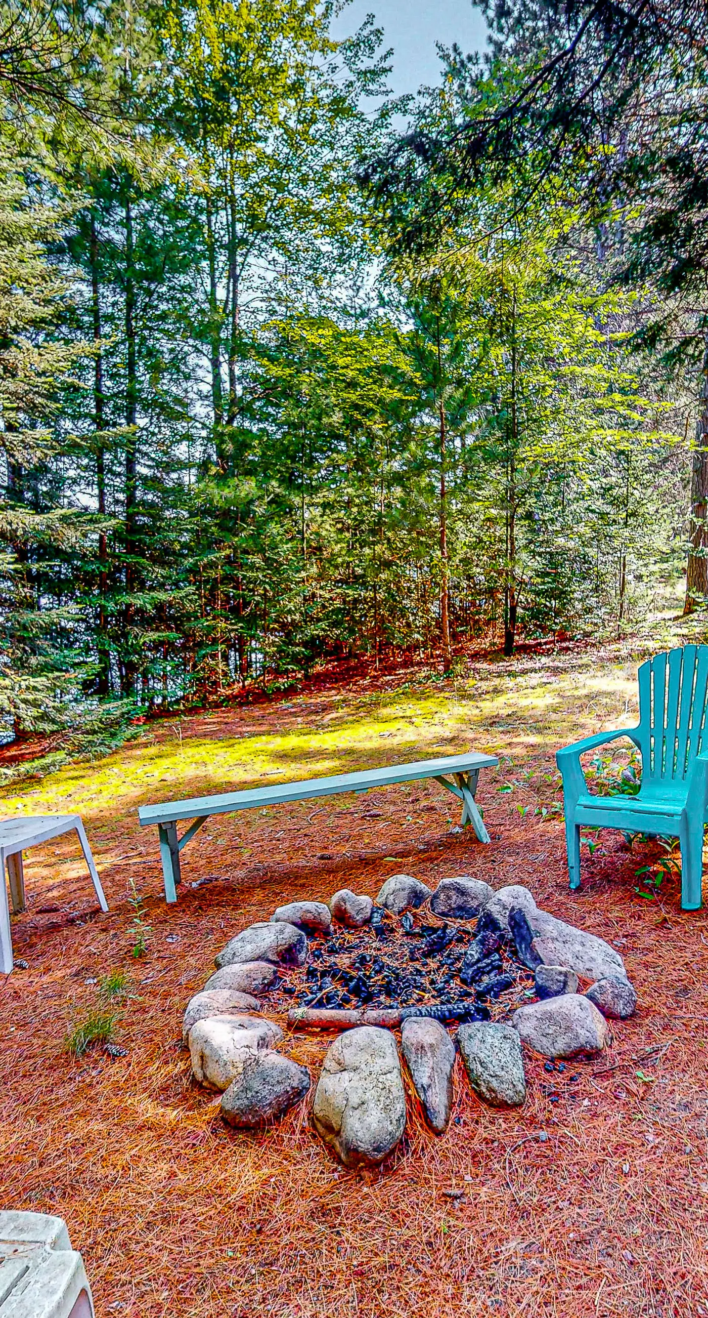 Two Sisters Lakeside