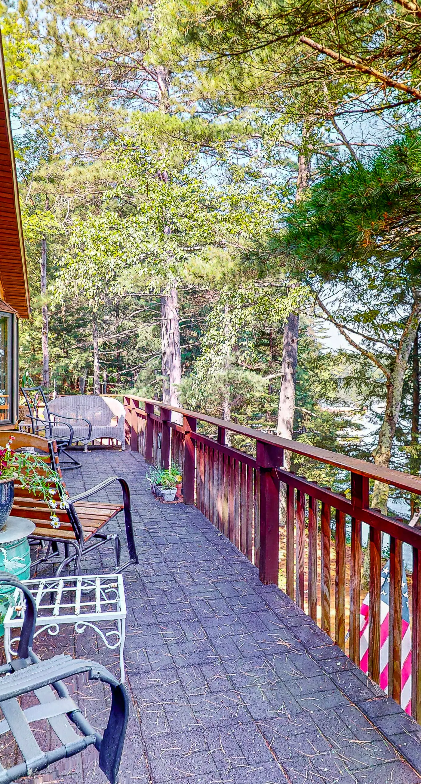 Two Sisters Lakeside