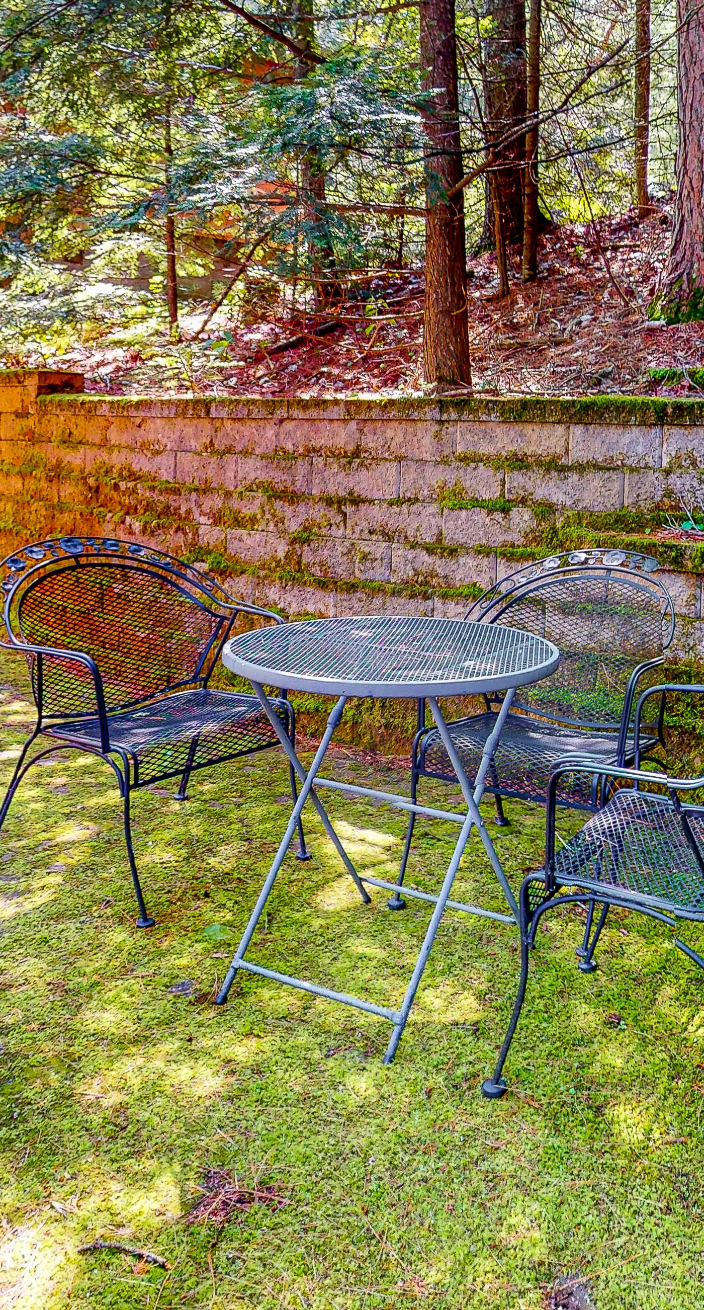 Two Sisters Lakeside