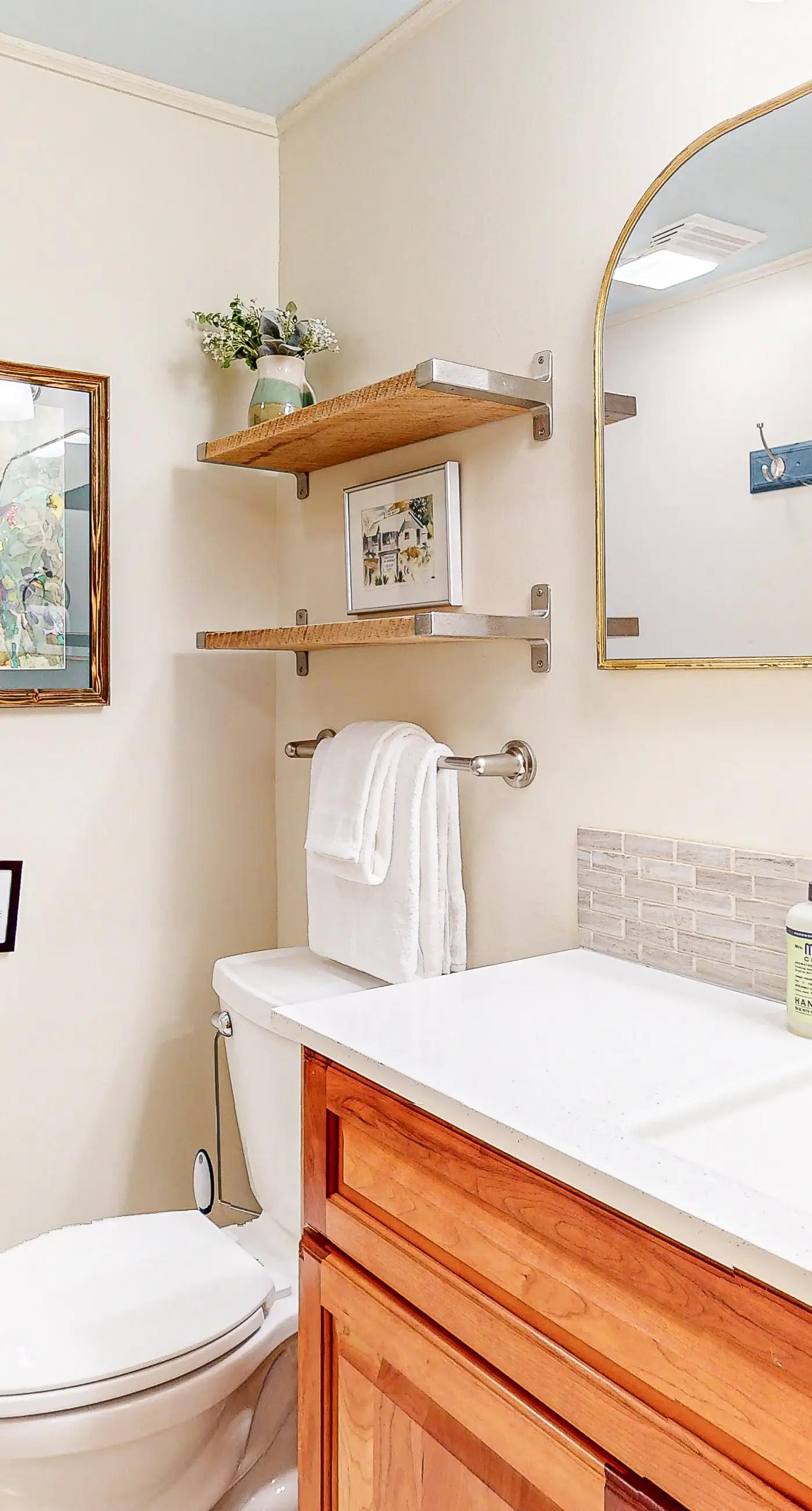 Two Sisters Lakeside