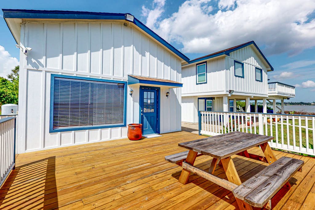 The Baytown Getaway - Guest House