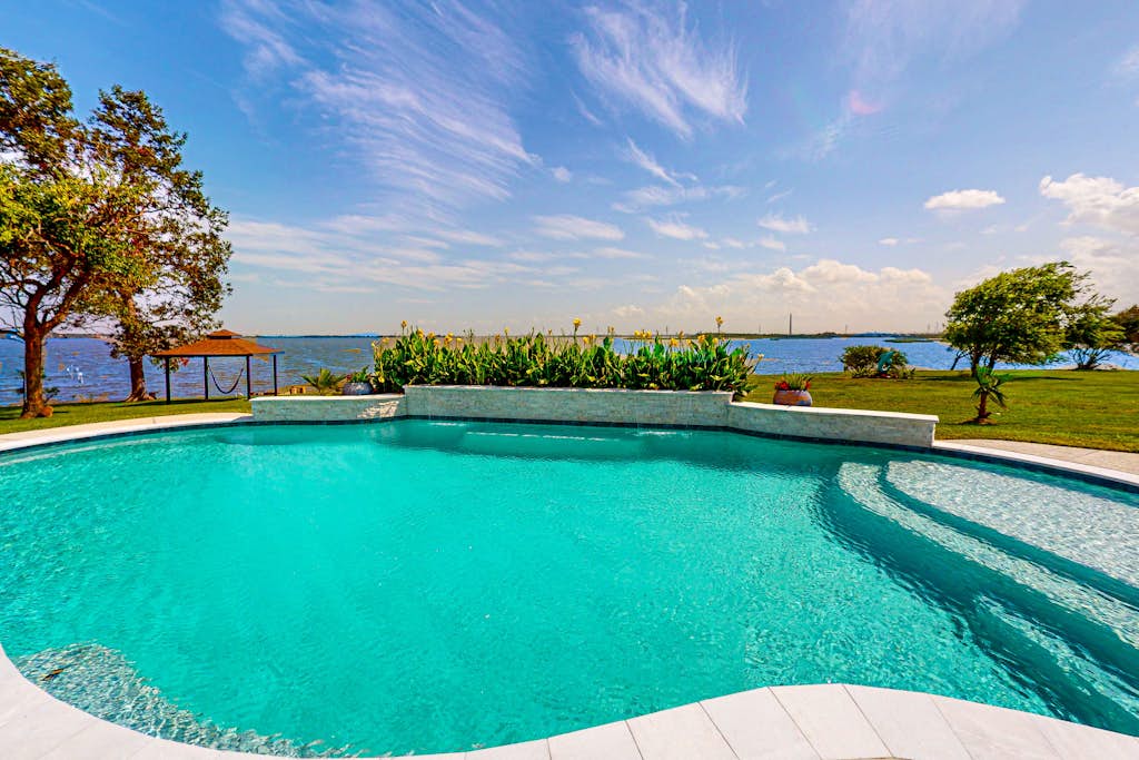 The Baytown Getaway - Guest House