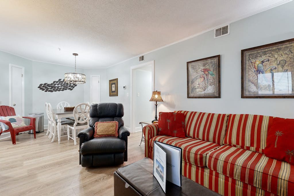 Oceanside Resort Condo w/ Indoor Pool, Tennis & Oceanfront Restaurant — Hilton Head, SC — vacation rental