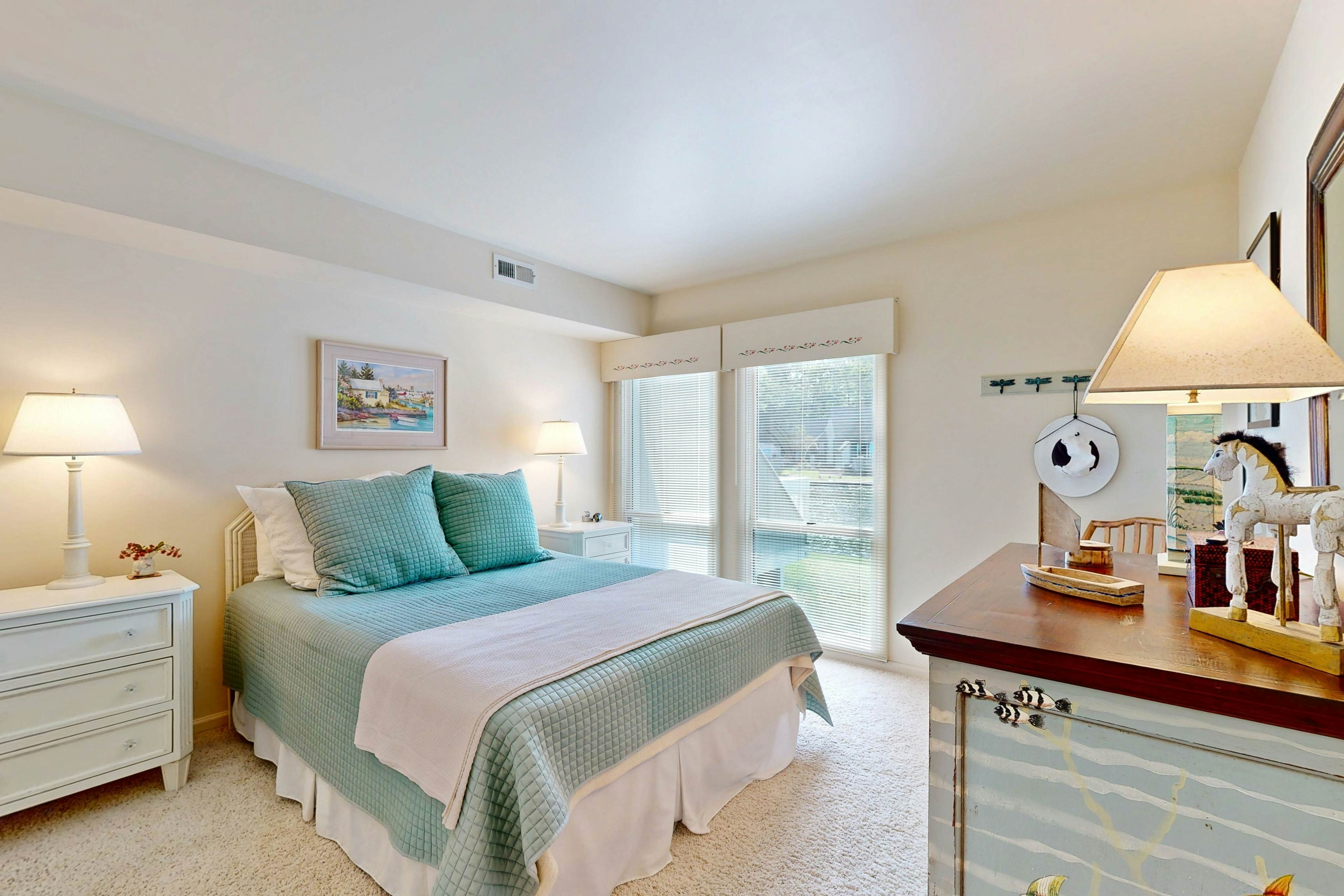 Sea Colony --- 33577 West Lake View, Unit 1004B