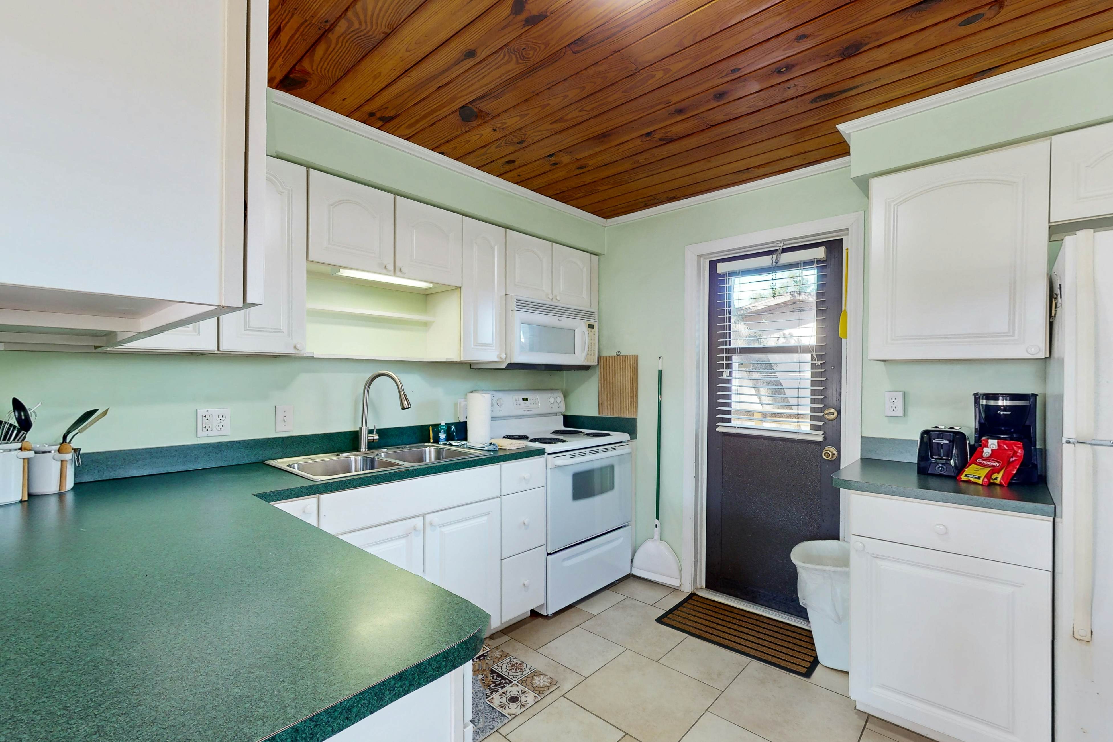 Lake June Resort #10