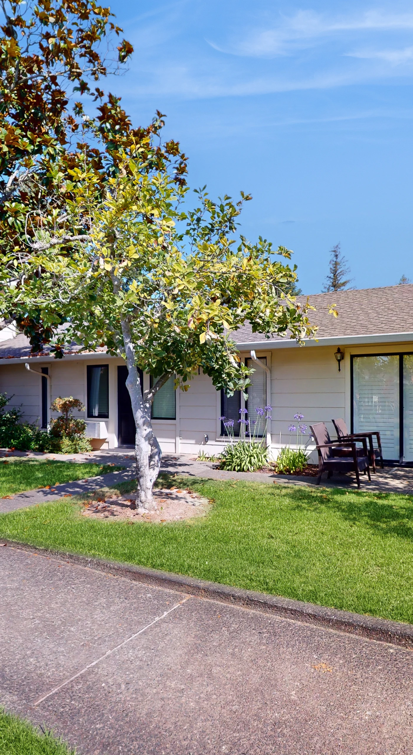 Welcome to your Napa Valley retreat at Silverado Resort — a charming single-story suite surrounded by manicured lawns and mature shade trees