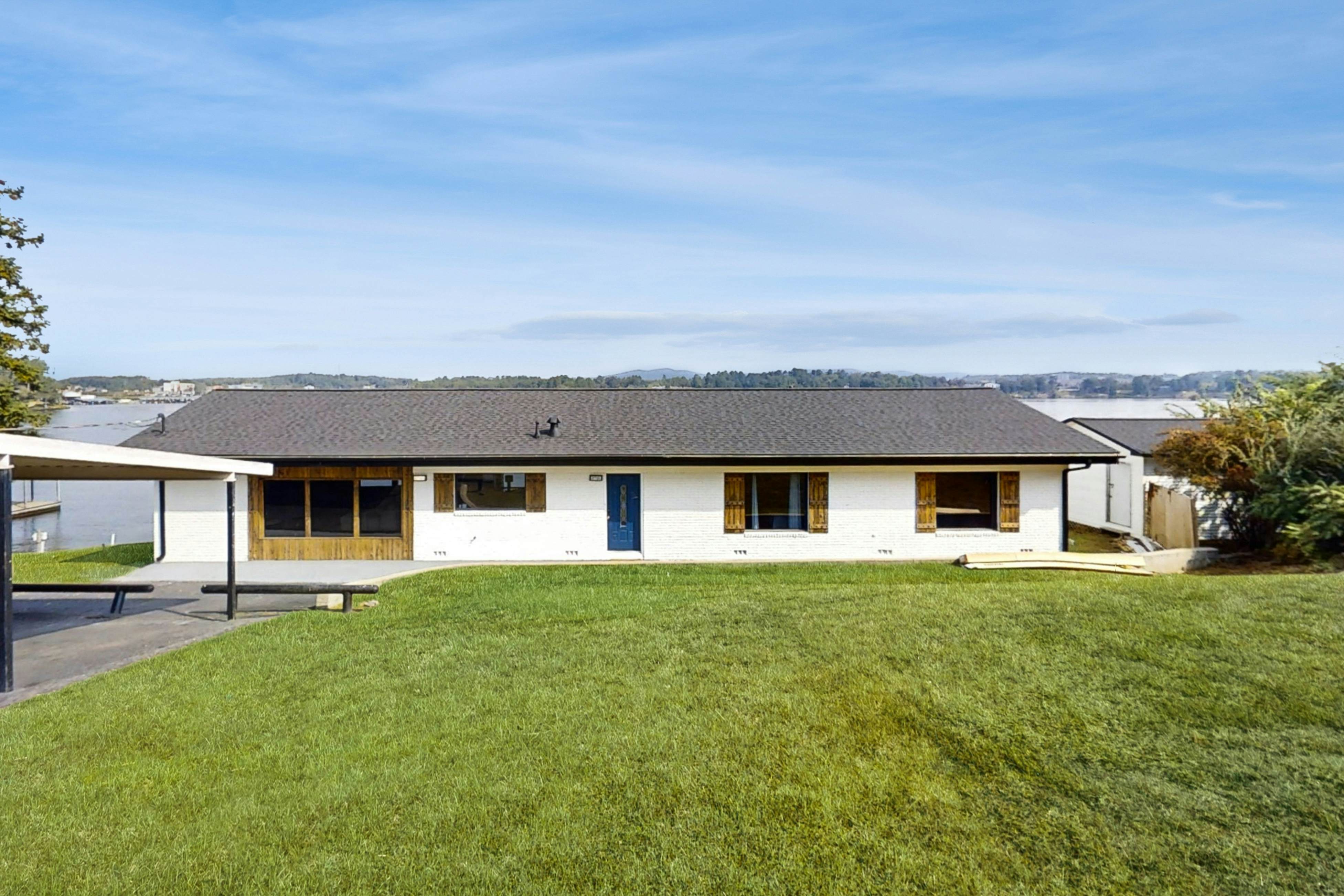 Lake Hamilton Elegance