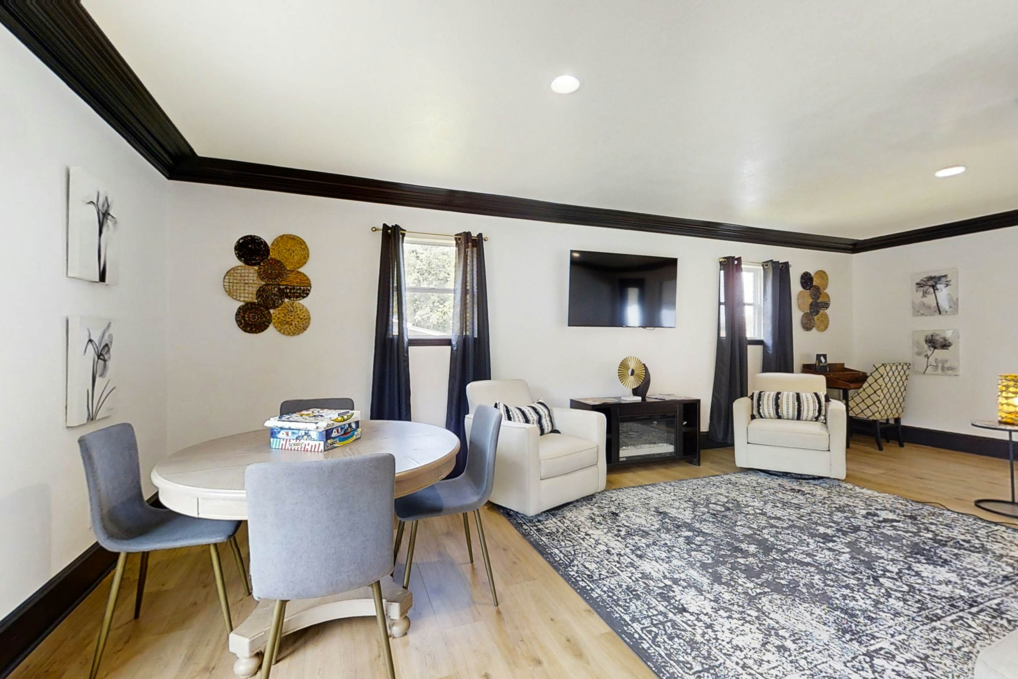 Lake Hamilton Elegance