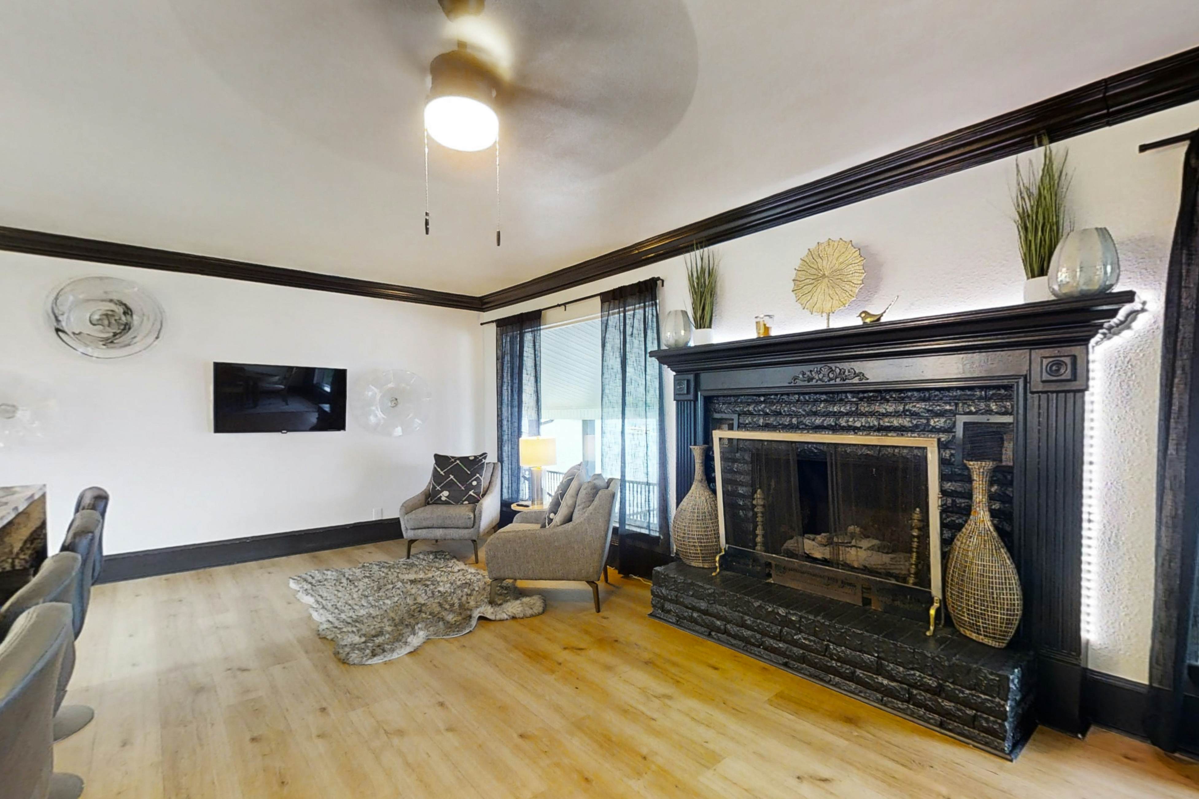 Lake Hamilton Elegance