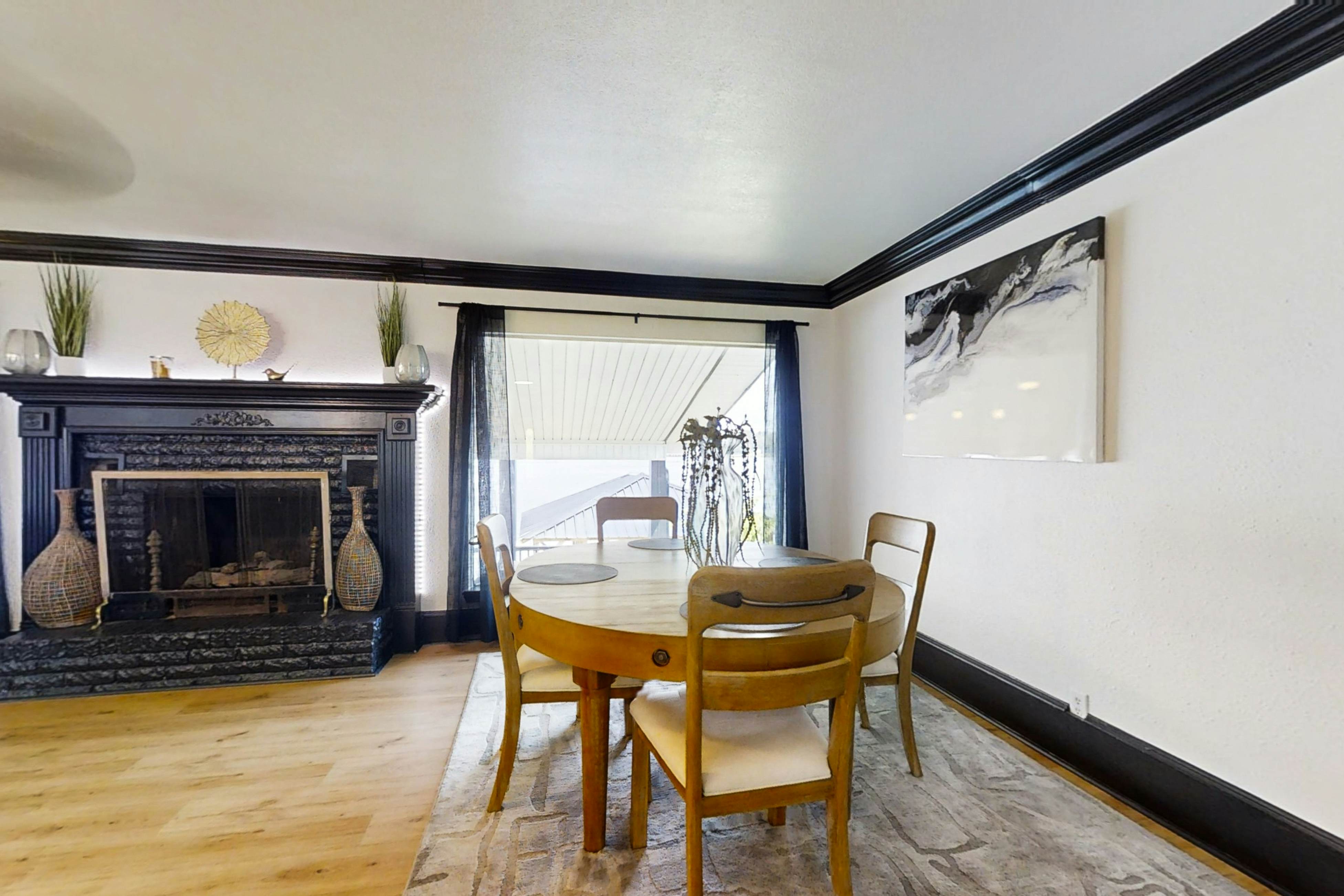 Lake Hamilton Elegance