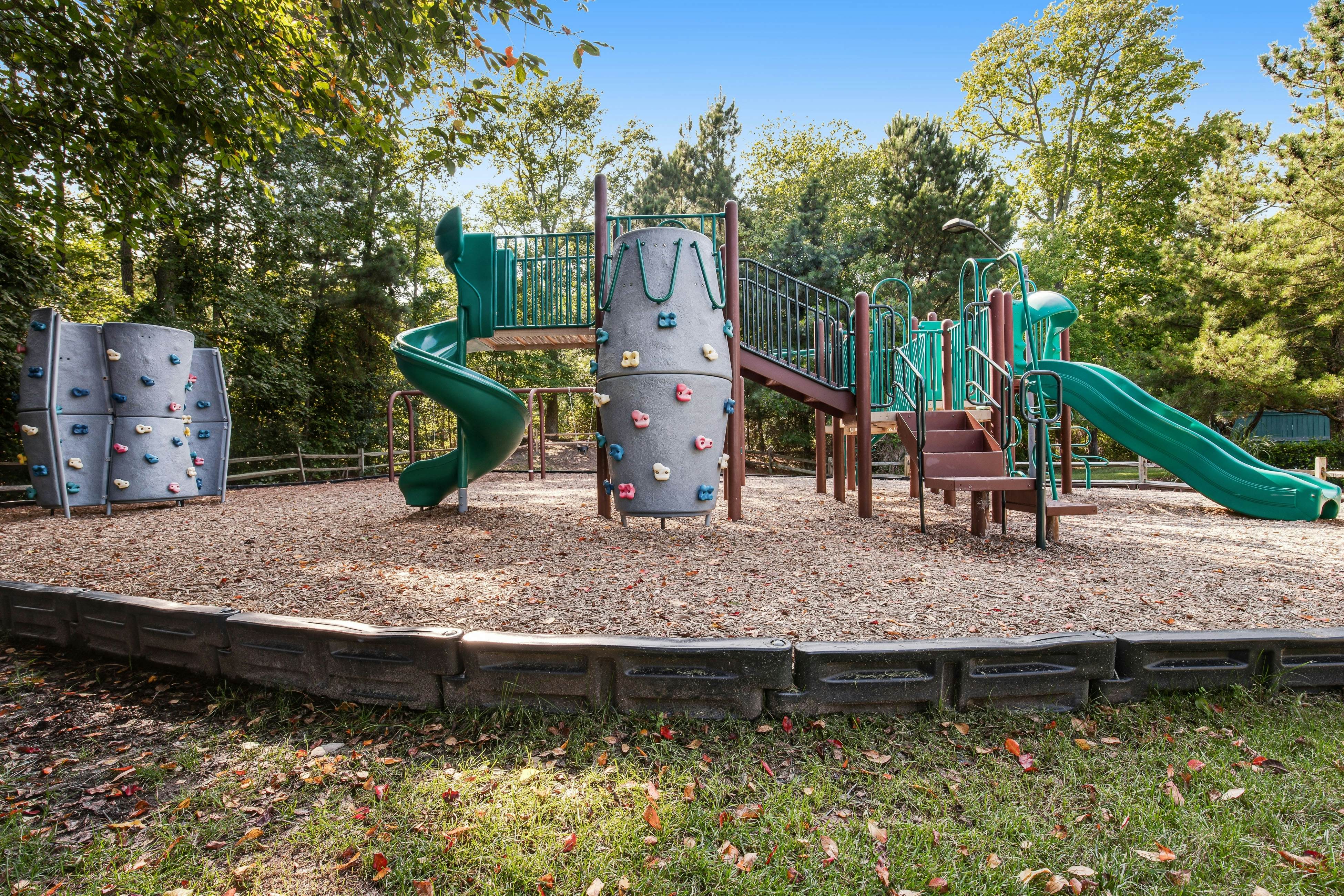 Sea Colony --- 33577 West Lake View, Unit 1004B