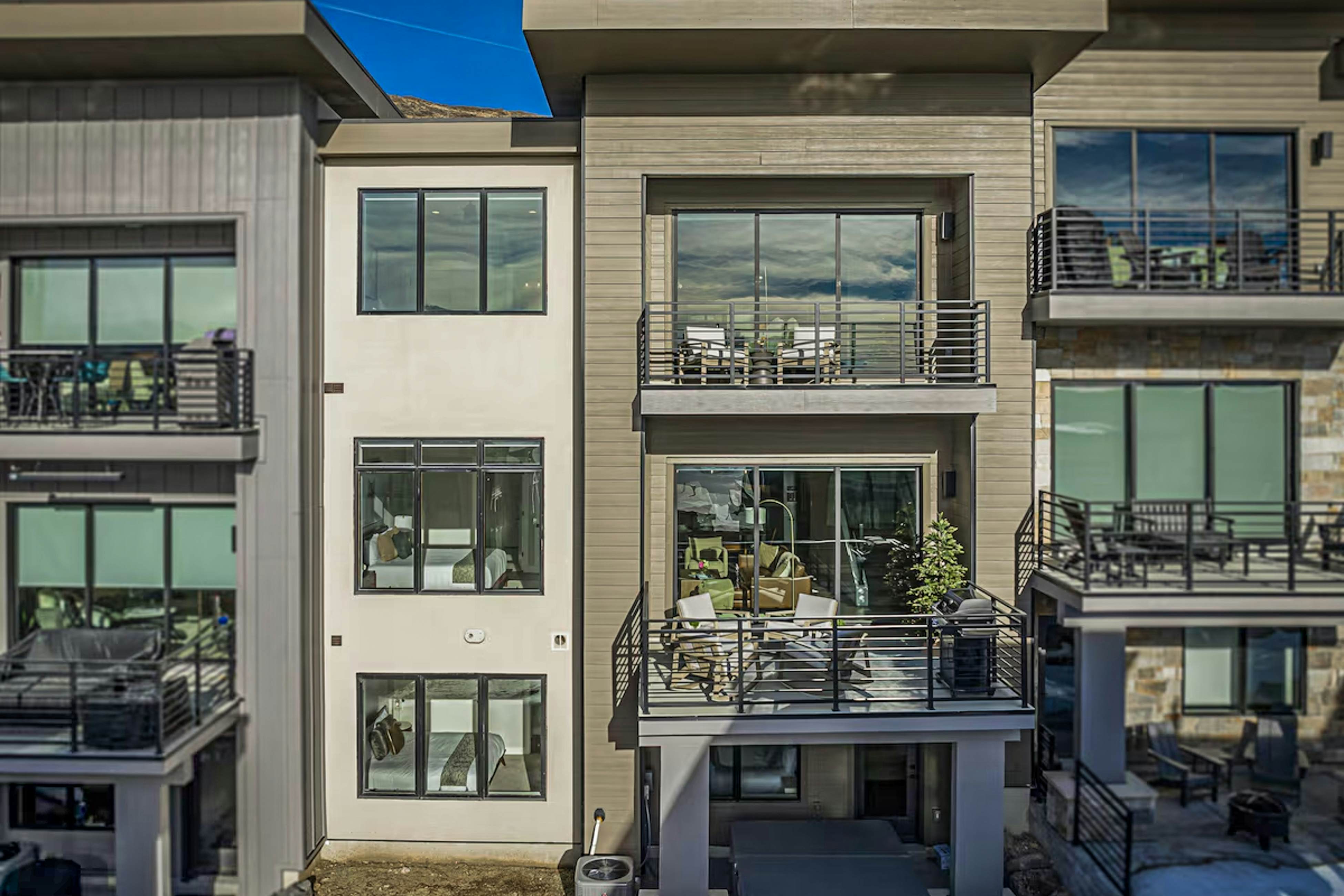 Luxury Hideout Overlook