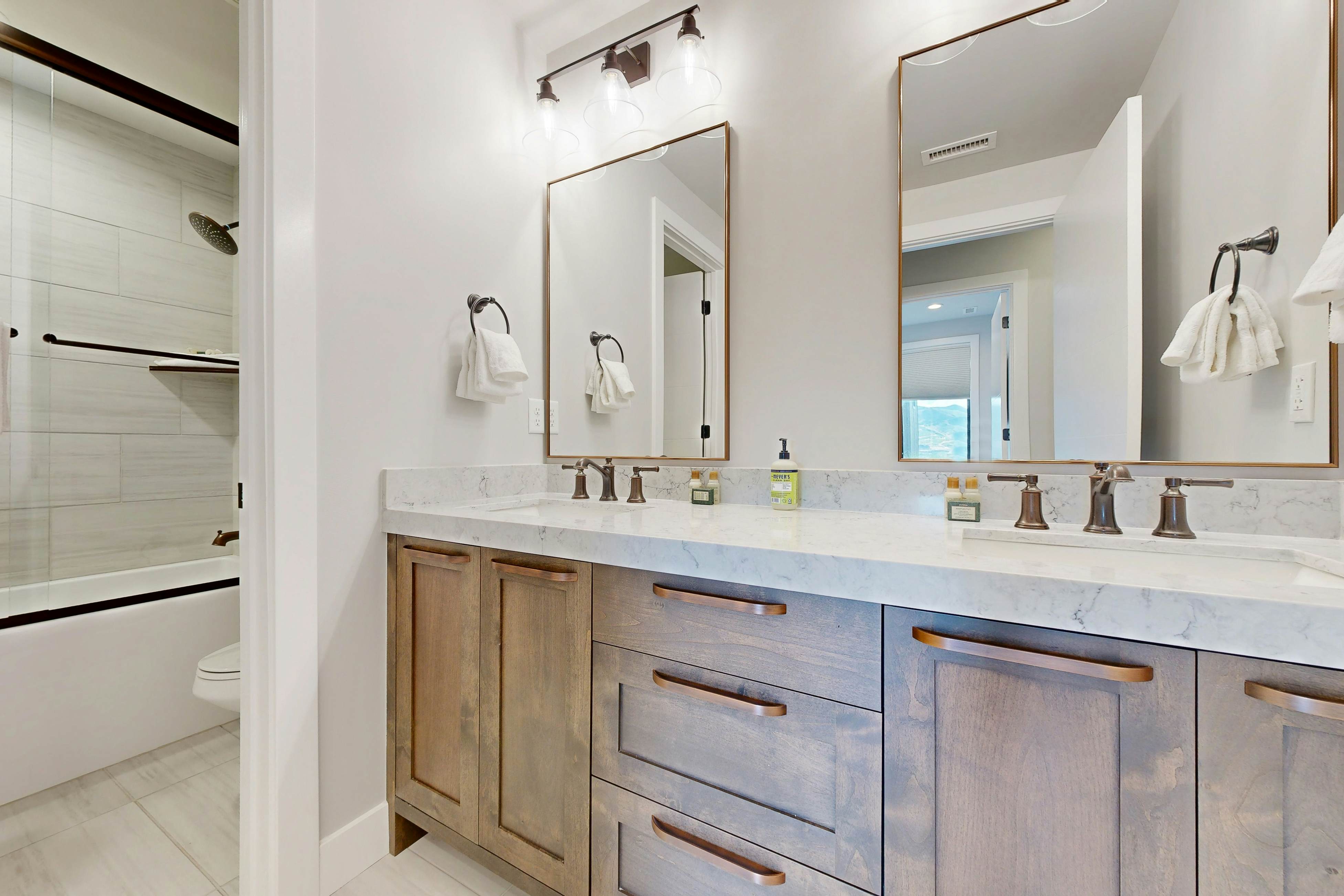 Luxury Hideout Overlook