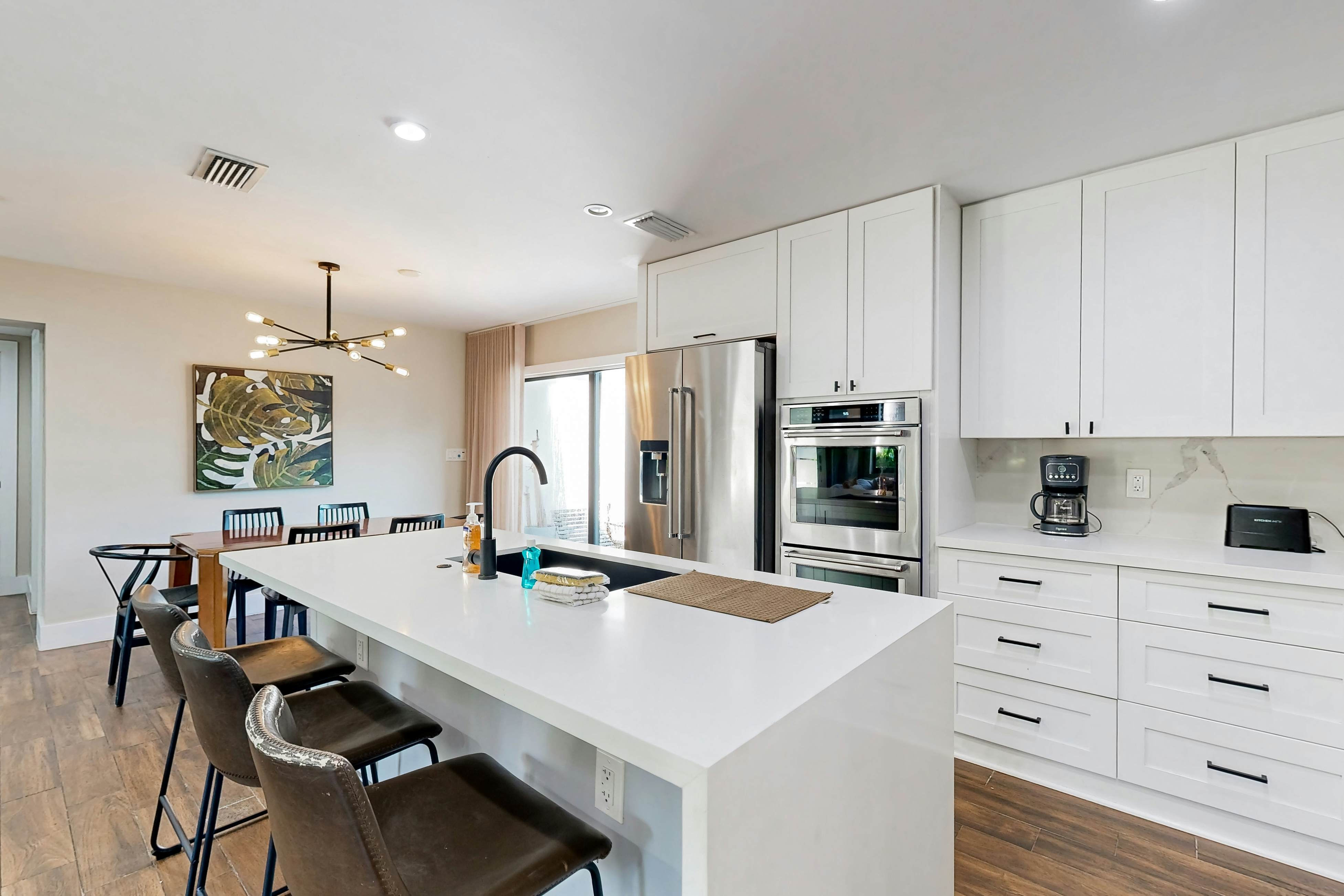 Mid-Century Modern Oasis