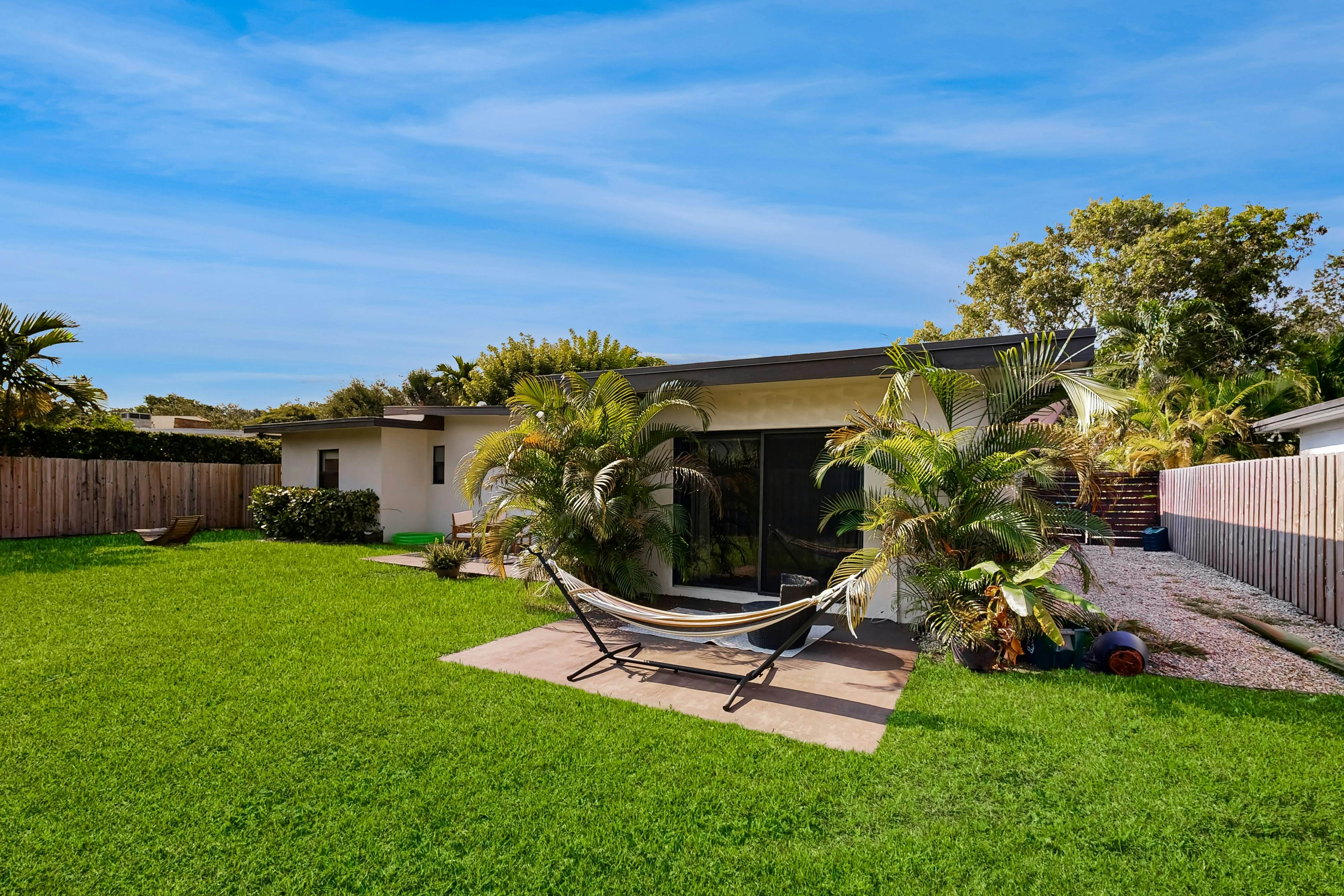 Mid-Century Modern Oasis