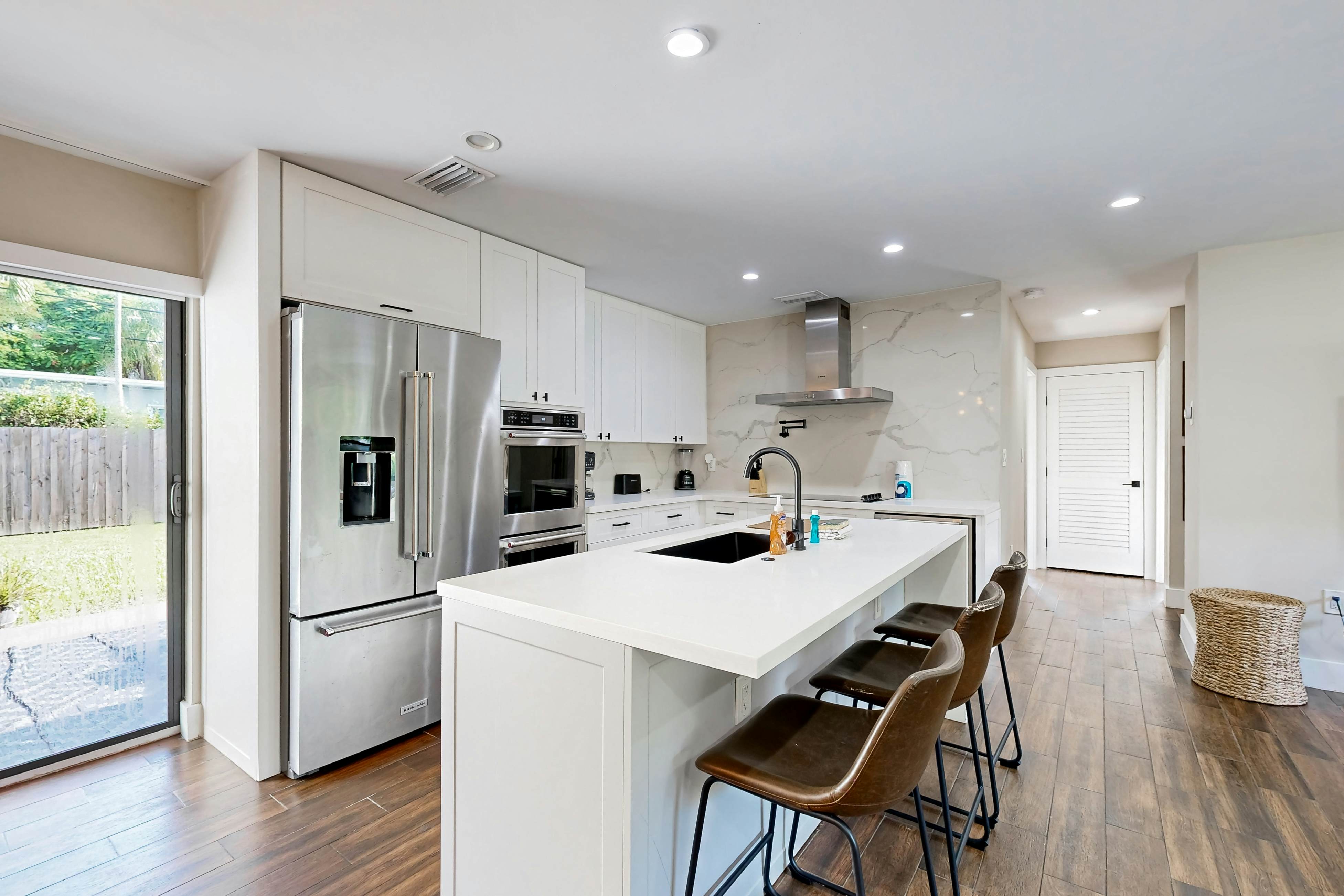 Mid-Century Modern Oasis